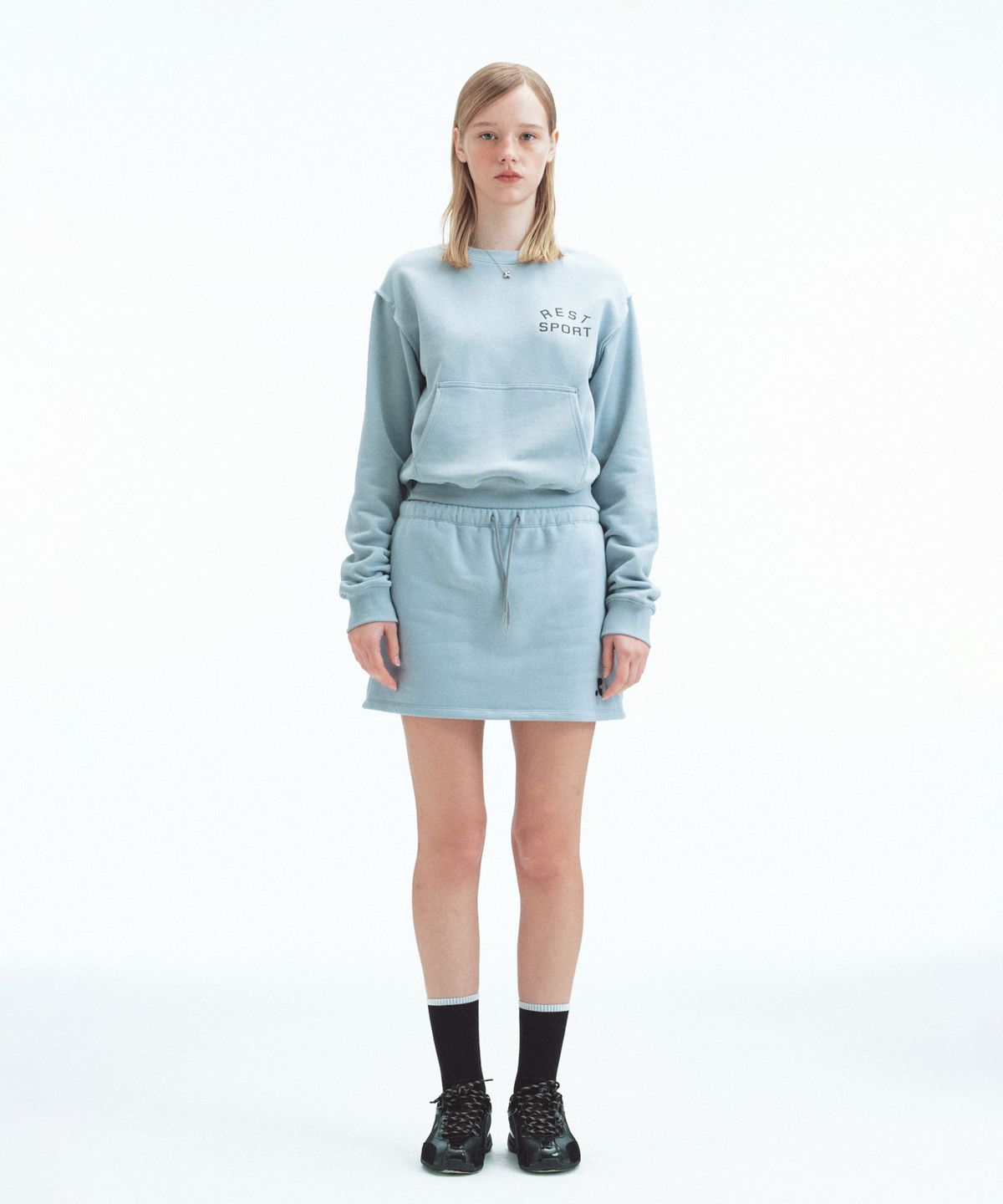 레스트앤레크레이션(REST&RECREATION) POCKET SWEATSHIRT - BLUE