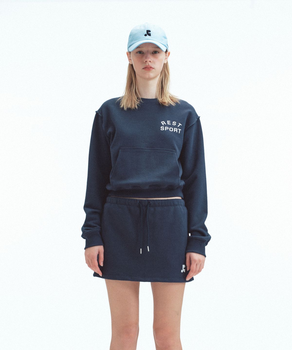 레스트앤레크레이션(REST&RECREATION) POCKET SWEATSHIRT - NAVY