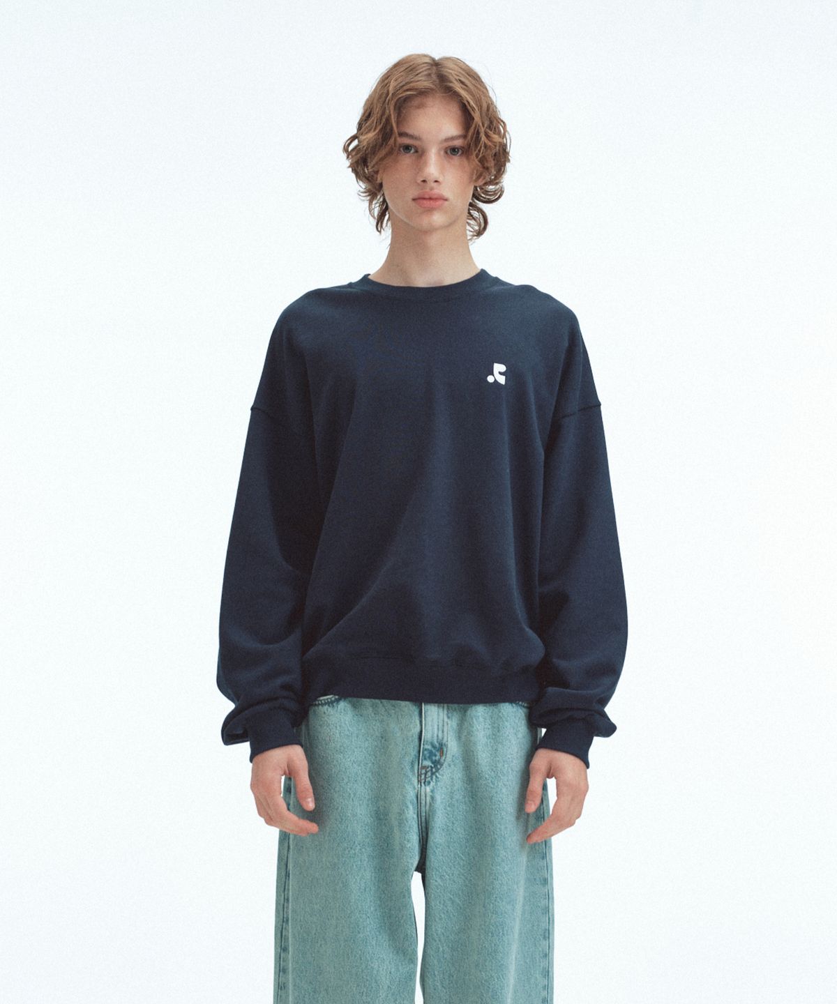 레스트앤레크레이션(REST&RECREATION) OVERSIZED LOGO SWEATSHIRT - NAVY