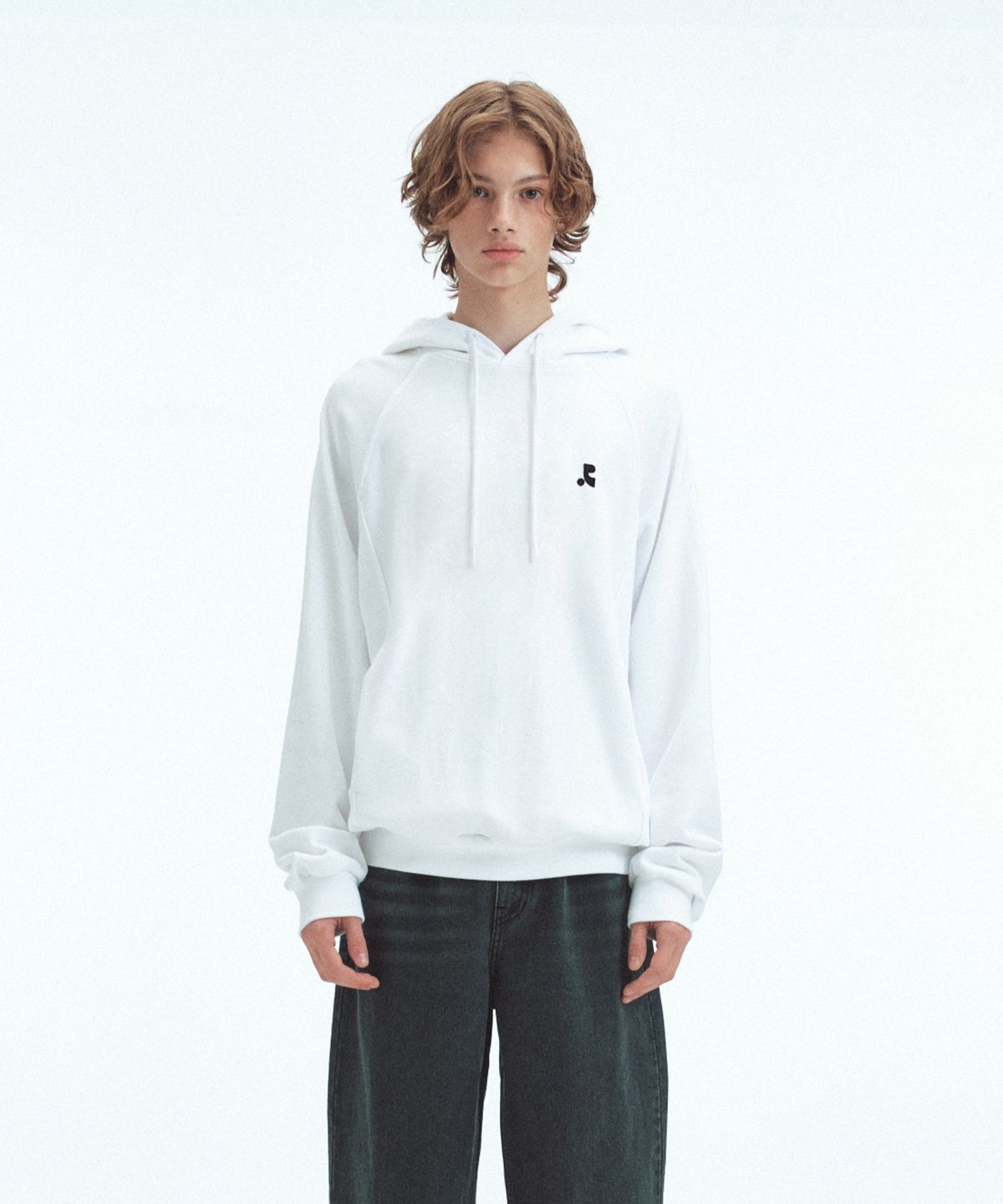 레스트앤레크레이션(REST&RECREATION) OVERSIZED RAGLAN HOODIE - WHITE