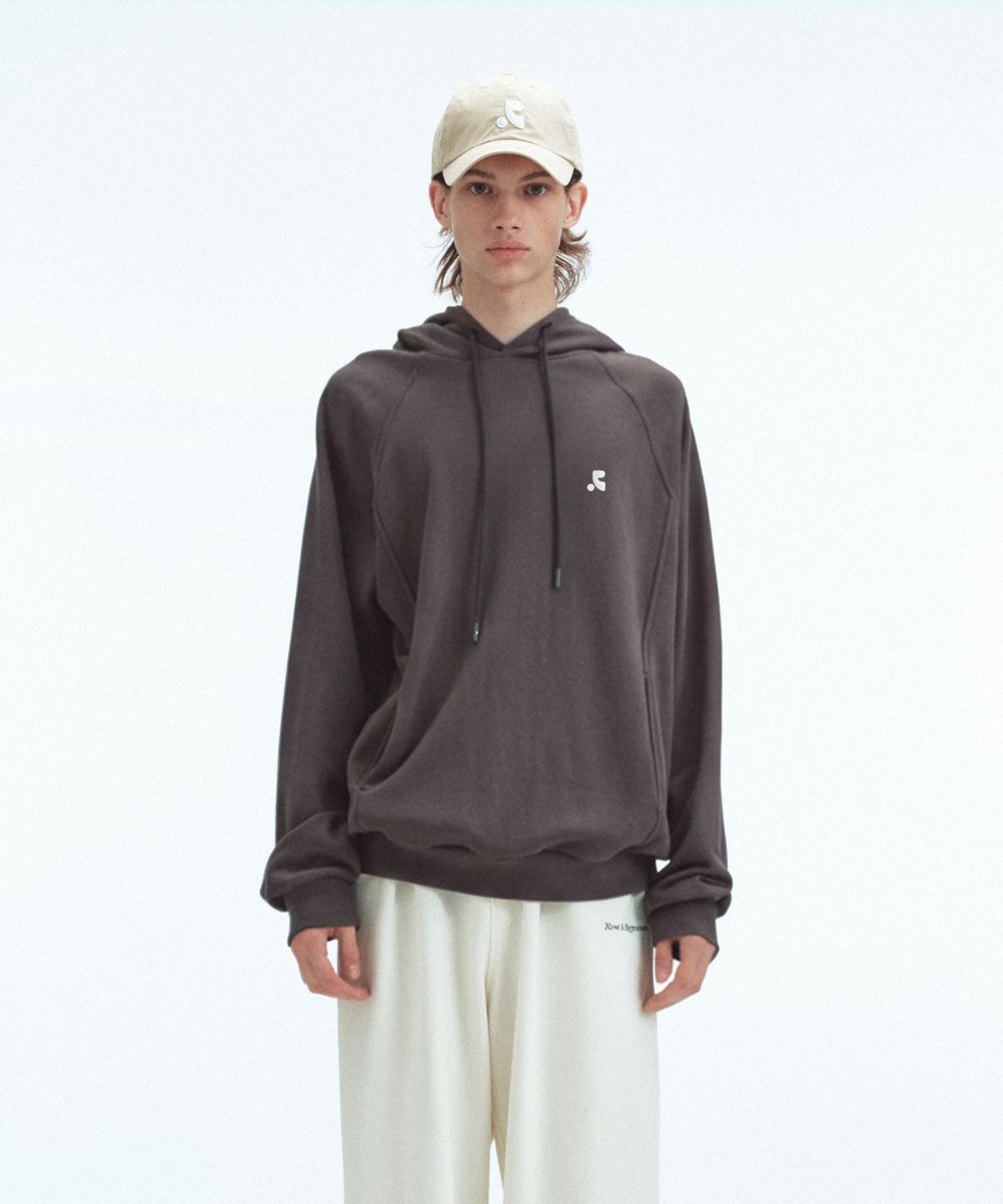 레스트앤레크레이션(REST&RECREATION) OVERSIZED RAGLAN HOODIE - CHARCOAL