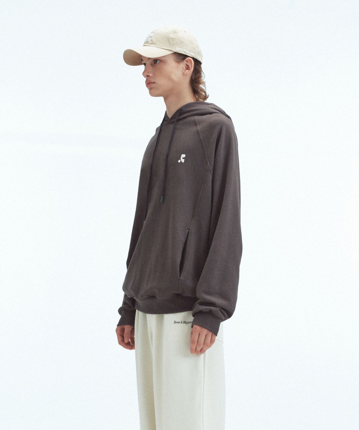 레스트앤레크레이션(REST&RECREATION) OVERSIZED RAGLAN HOODIE - CHARCOAL
