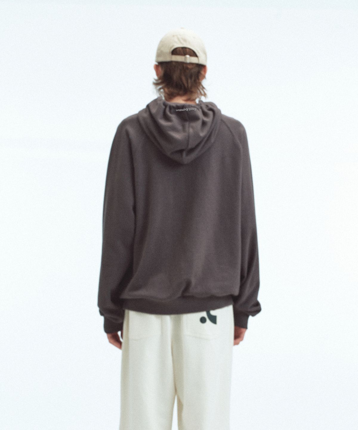 레스트앤레크레이션(REST&RECREATION) OVERSIZED RAGLAN HOODIE - CHARCOAL