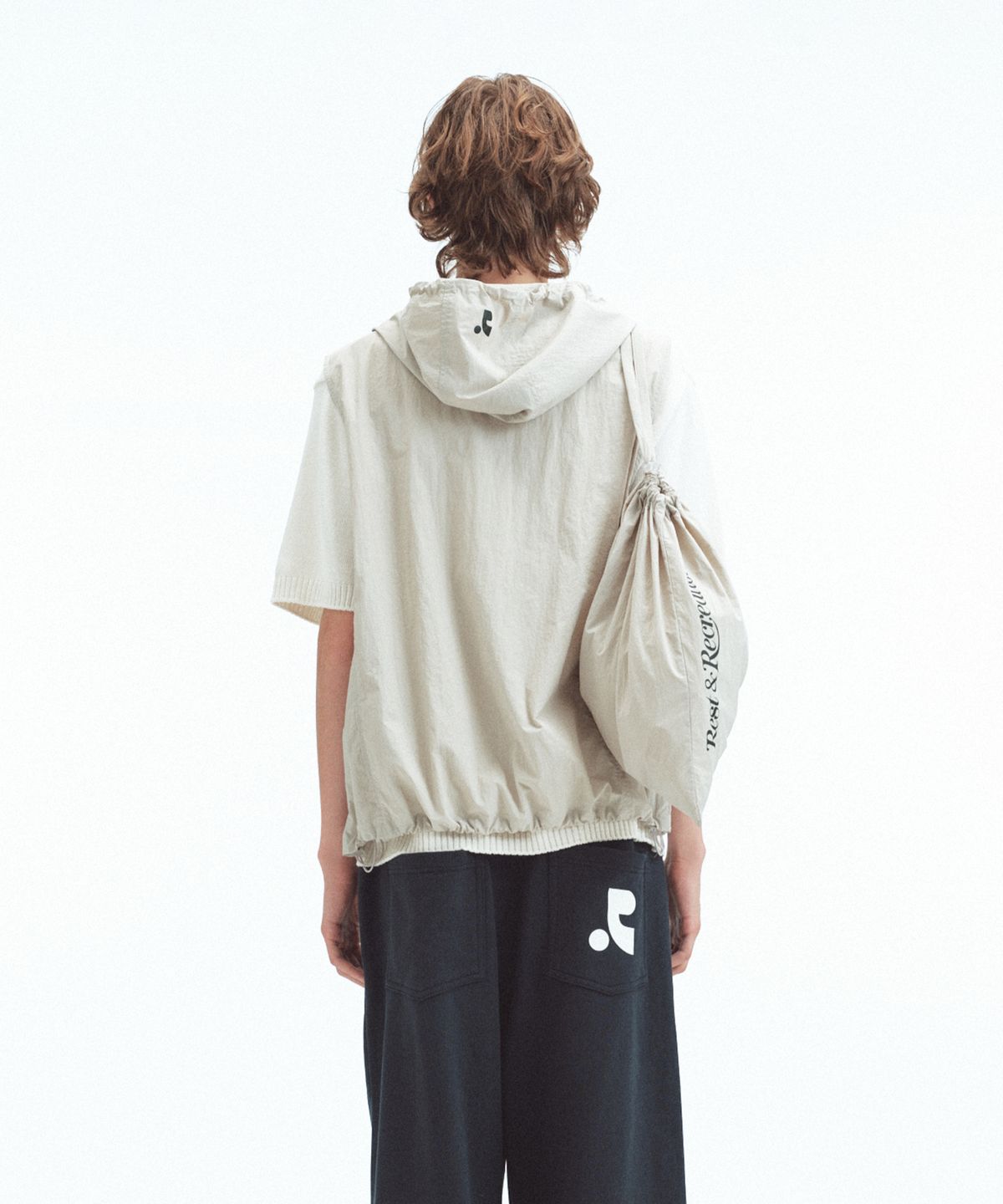 레스트앤레크레이션(REST&RECREATION) NYLON HOOD VEST+GYM SACK SET - LIGHT BEIGE