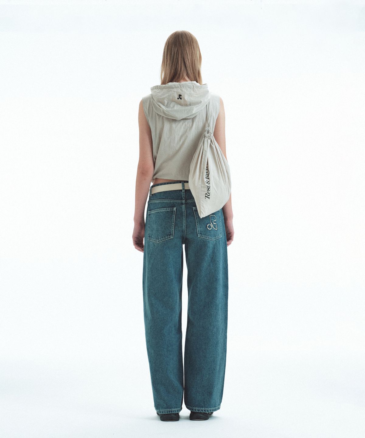 레스트앤레크레이션(REST&RECREATION) NYLON HOOD VEST+GYM SACK SET - LIGHT BEIGE