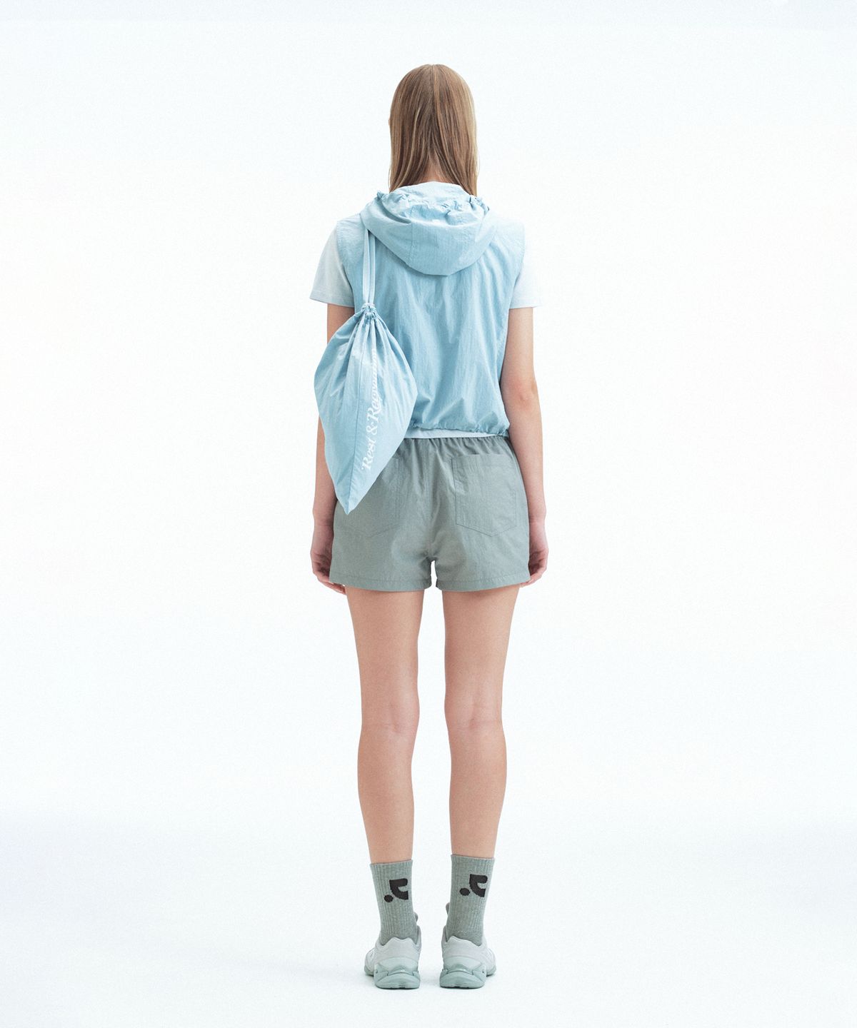 레스트앤레크레이션(REST&RECREATION) NYLON HOOD VEST+GYM SACK SET - SKY BLUE
