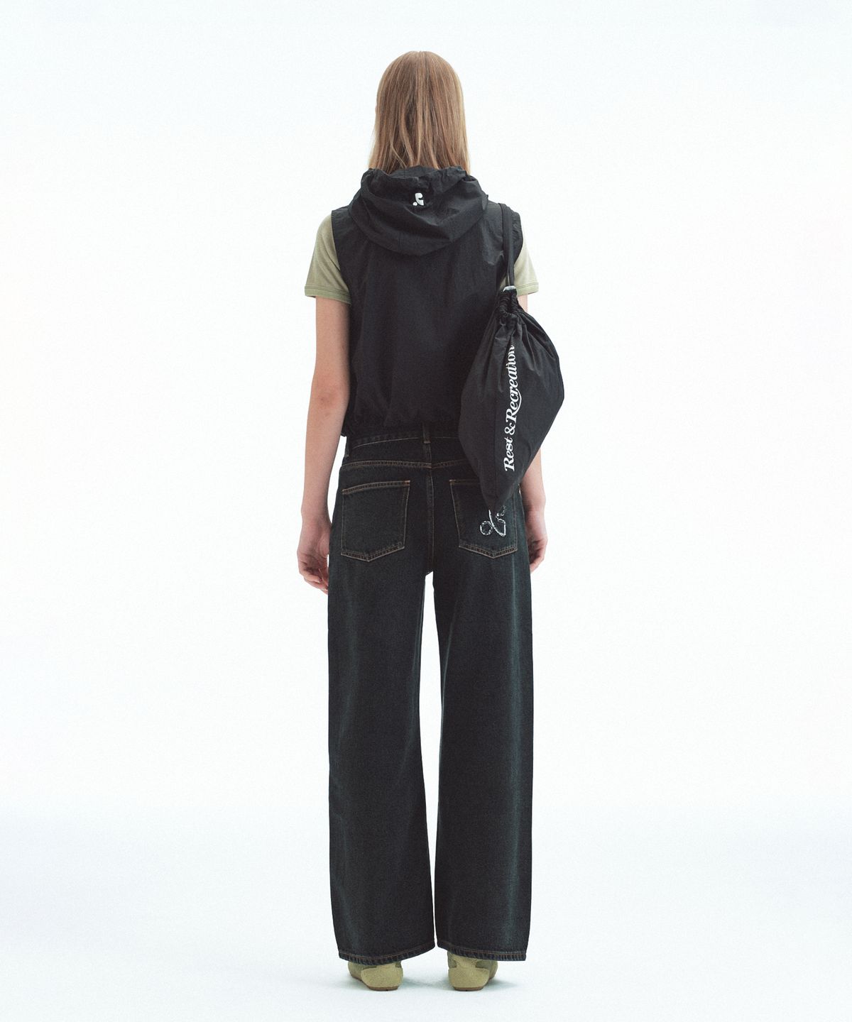 레스트앤레크레이션(REST&RECREATION) NYLON HOOD VEST+GYM SACK SET - BLACK