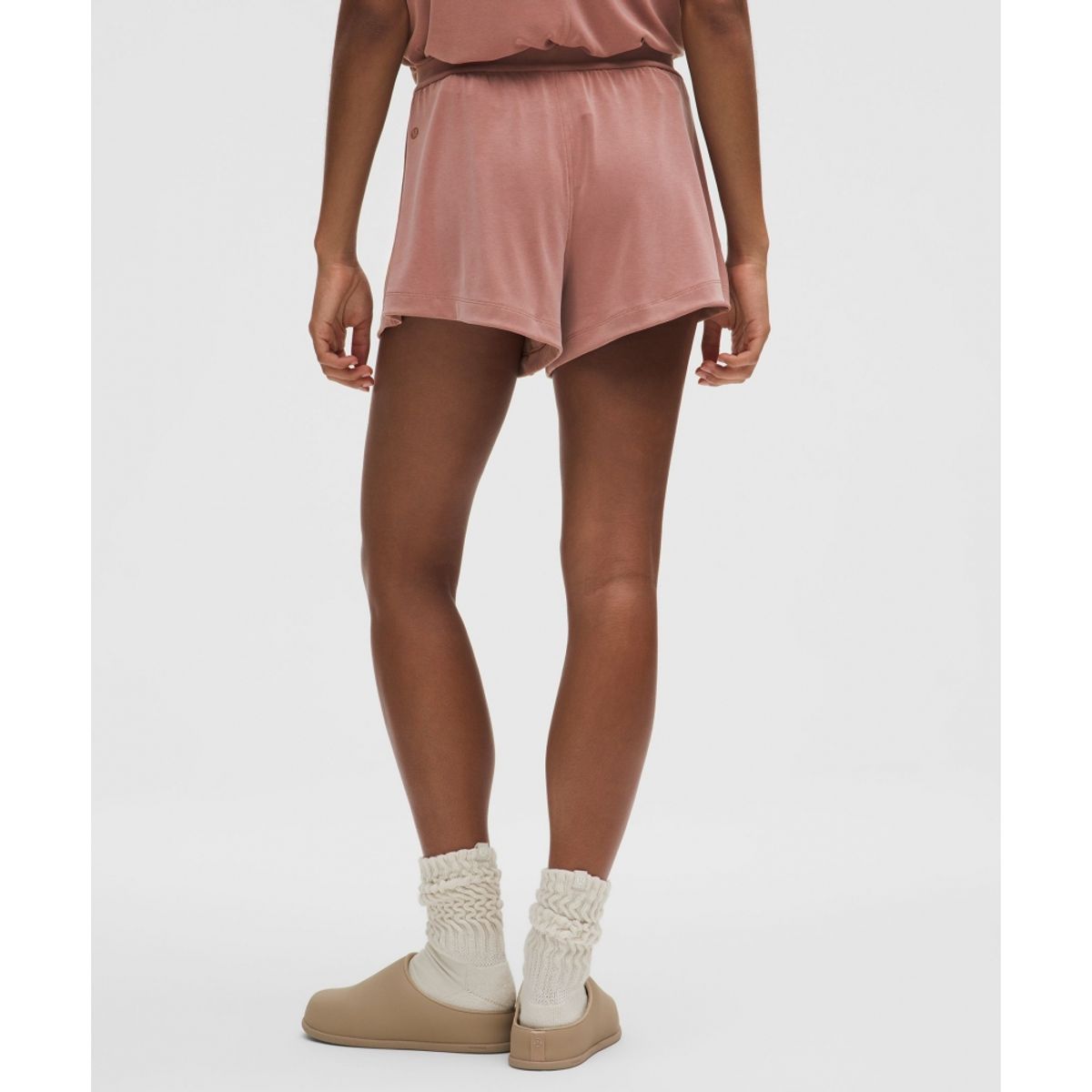 룰루레몬(LULULEMON) 드레이피 Softstreme 하이라이즈 쇼츠 3.5inch  REDC