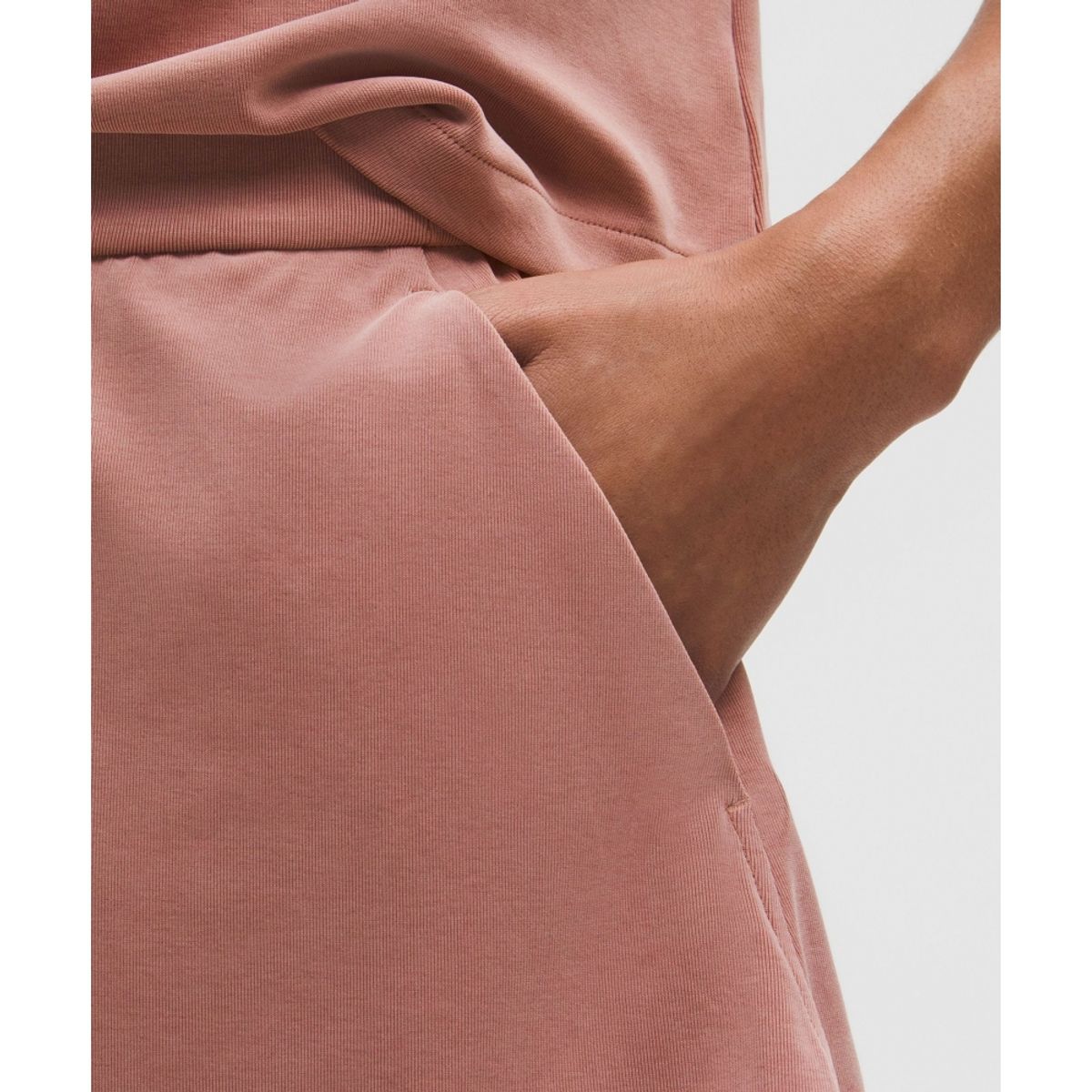 룰루레몬(LULULEMON) 드레이피 Softstreme 하이라이즈 쇼츠 3.5inch  REDC