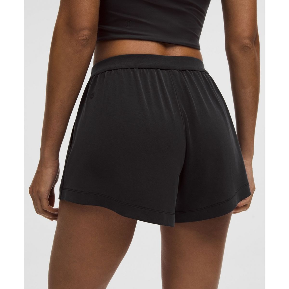 룰루레몬(LULULEMON) 드레이피 Softstreme 하이라이즈 쇼츠 3.5inch  BLK