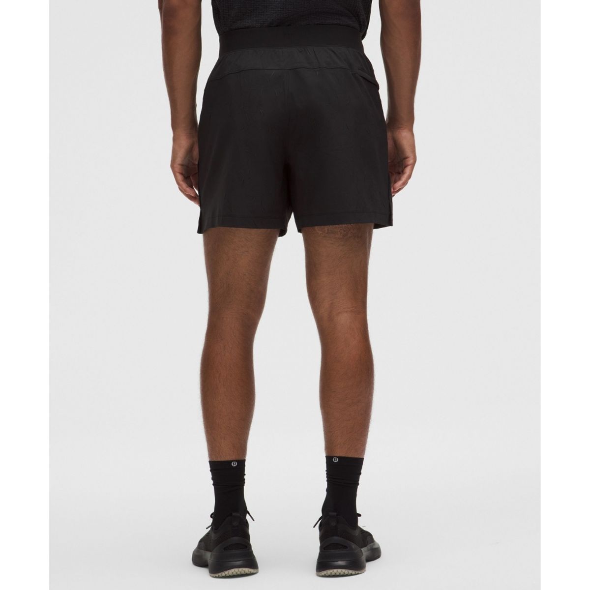 룰루레몬(LULULEMON) 제로드 인 라이너리스 크링클 텍스처 쇼츠 5inch  BLK