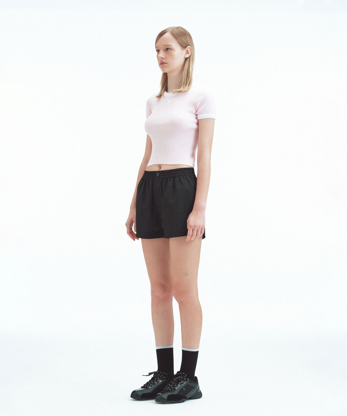 레스트앤레크레이션(REST&RECREATION) BUTTON EASY SHORTS - BLACK