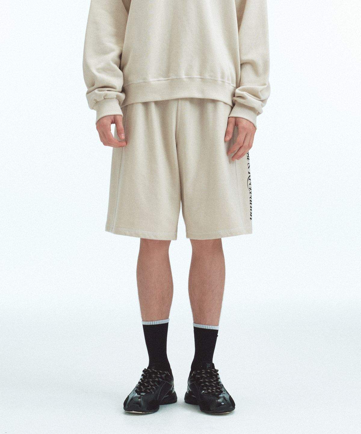 레스트앤레크레이션(REST&RECREATION) SWEAT MIDI SHORTS - LIGHT BEIGE