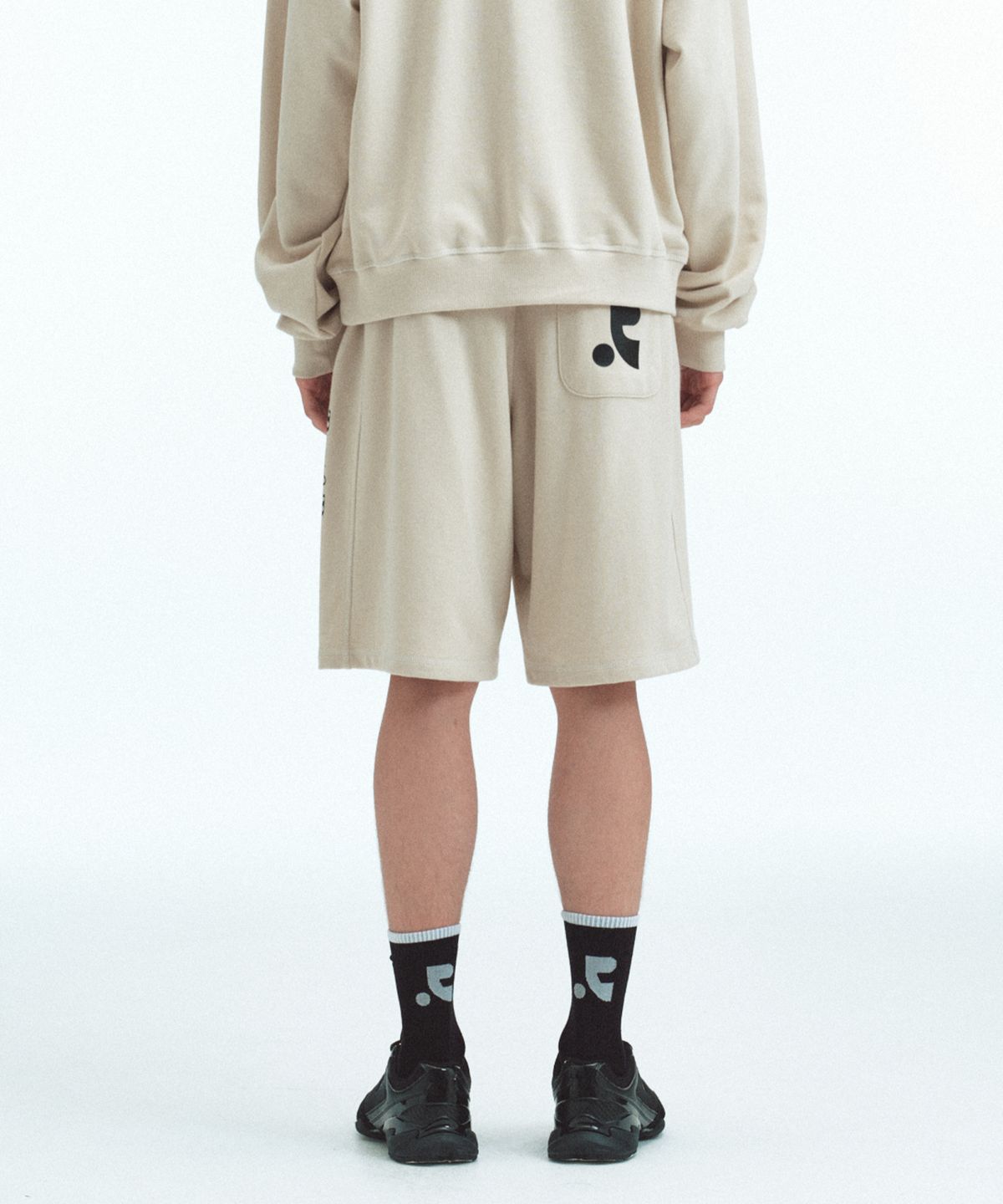 레스트앤레크레이션(REST&RECREATION) SWEAT MIDI SHORTS - LIGHT BEIGE