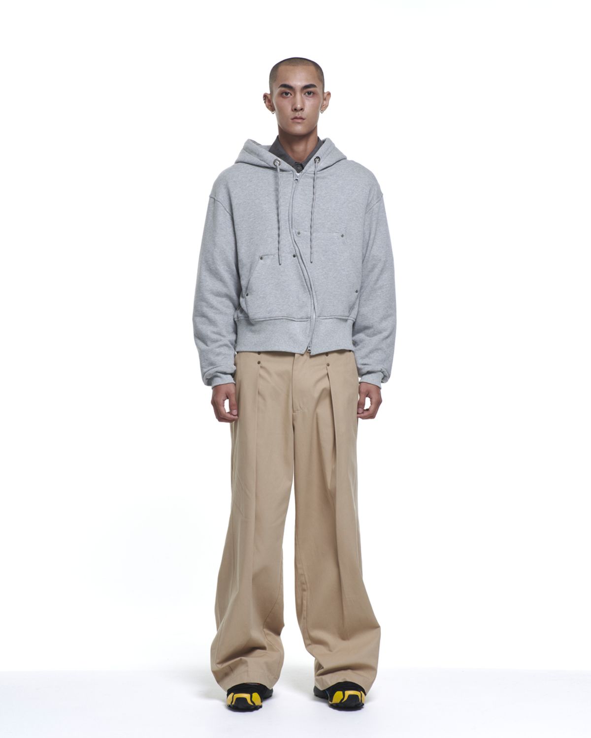 에르 바이 에러리스트(ERR BY ERRORIST) DISTORTION HOOD ZIP UP [GREY]