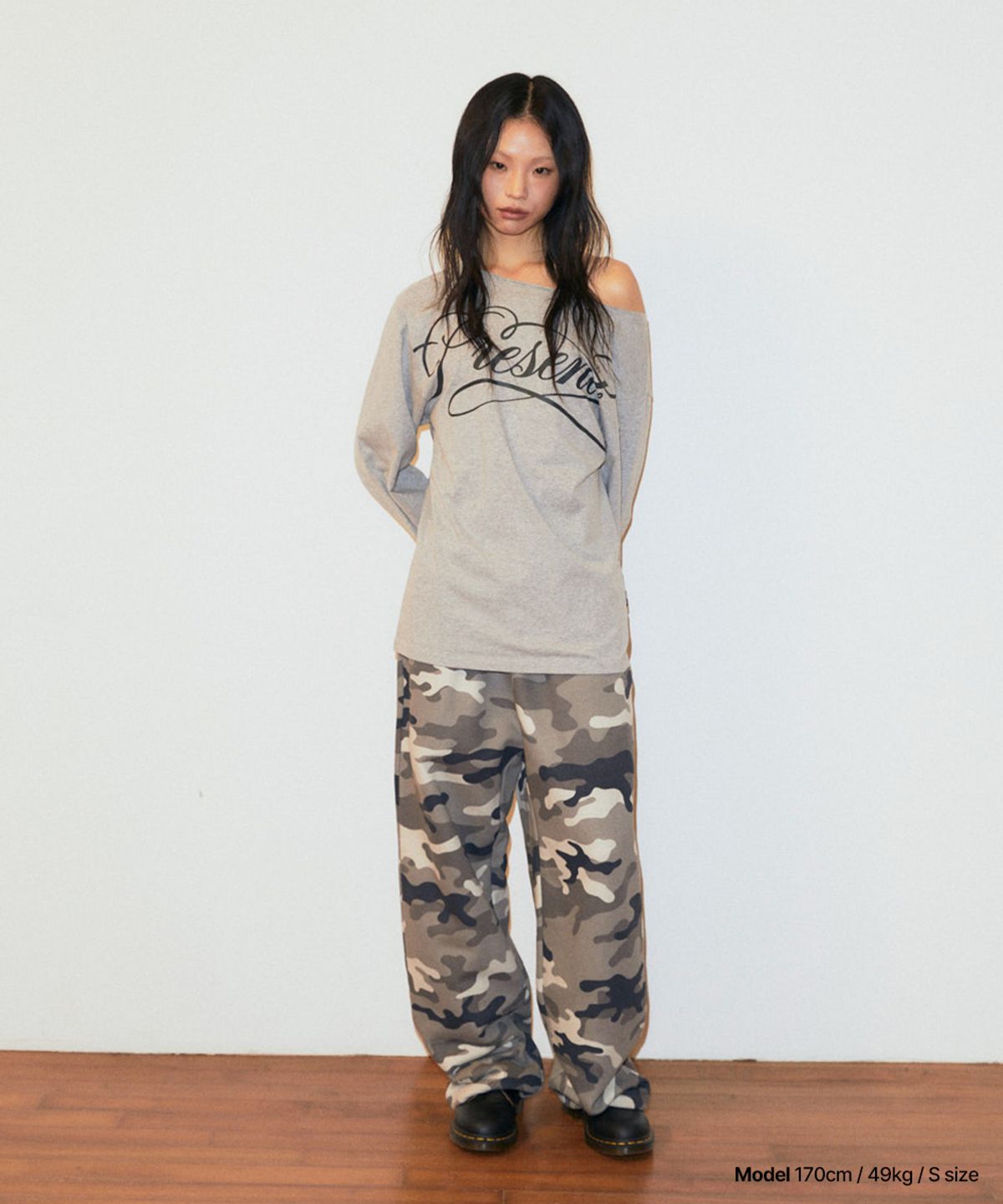 마하그리드(MAHAGRID) CAMO APPLIQUE SWEATPANT GREY(MG2FFMPA09A)