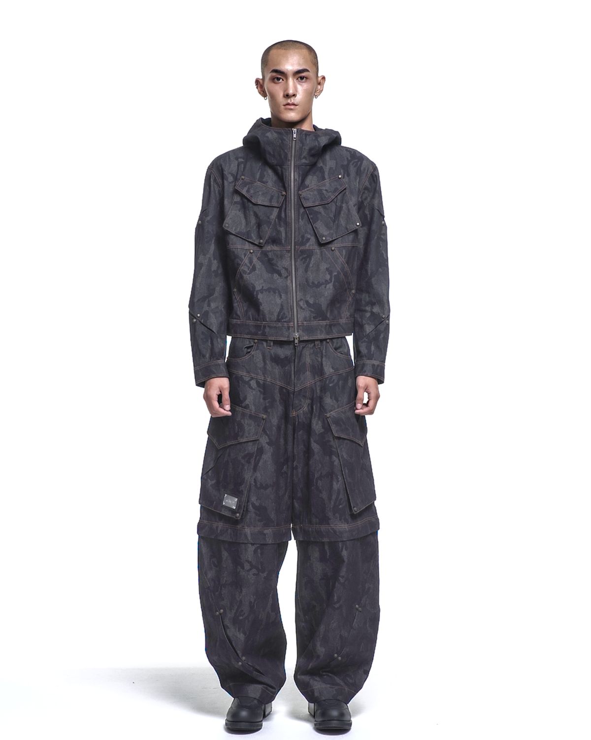 에르 바이 에러리스트(ERR BY ERRORIST) SCAR DETACHABLE CARGO DENIM PANTS [BLACK CAMO]