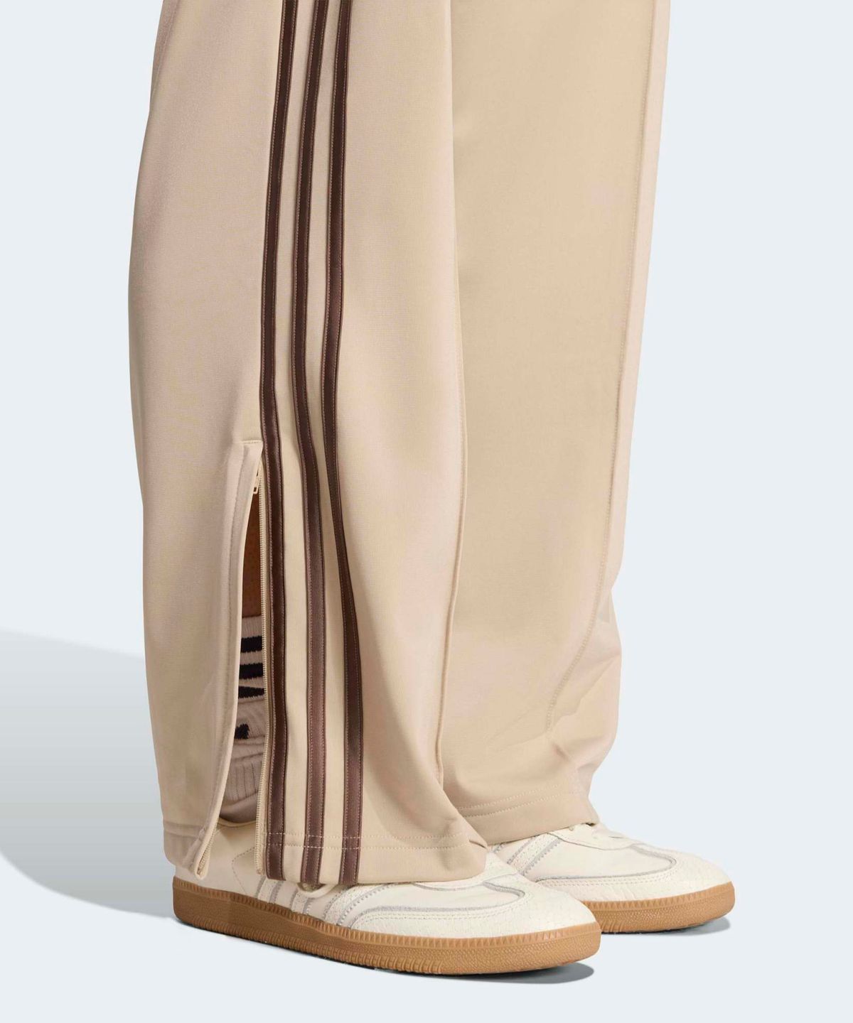 아디다스(ADIDAS) 파이어버드 루즈 트랙 팬츠 - 스톤카키 / KD3660