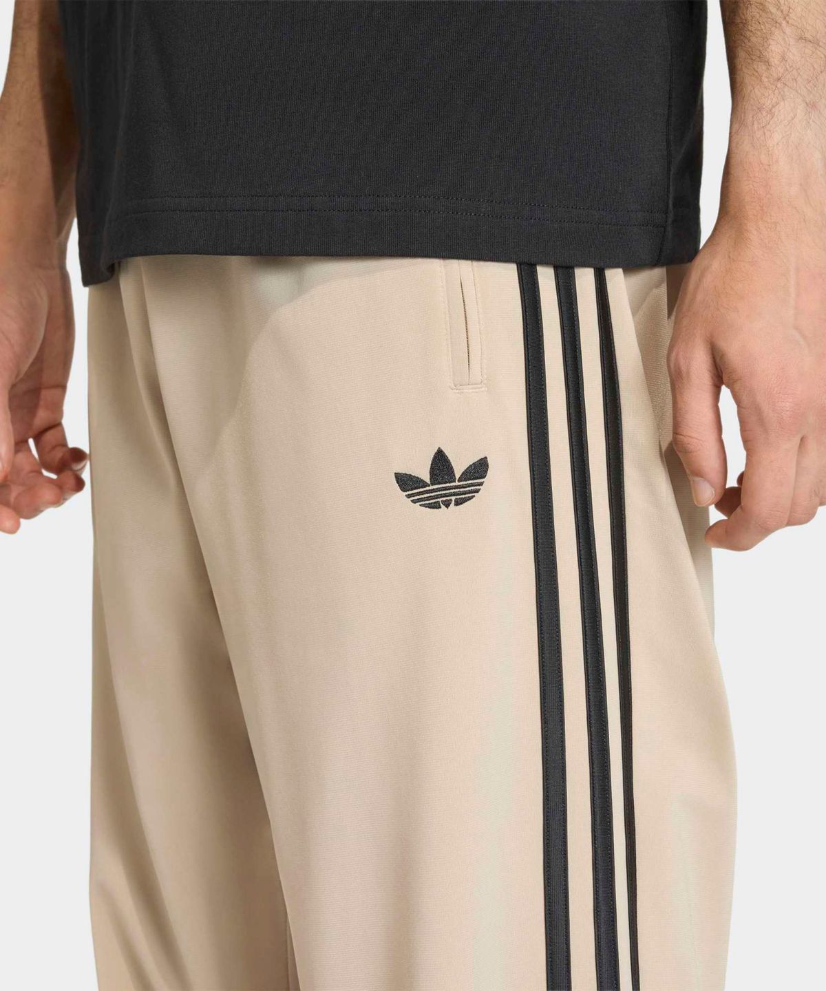 아디다스(ADIDAS) 파이어버드 트랙 팬츠 - 스톤카키 / KE6679