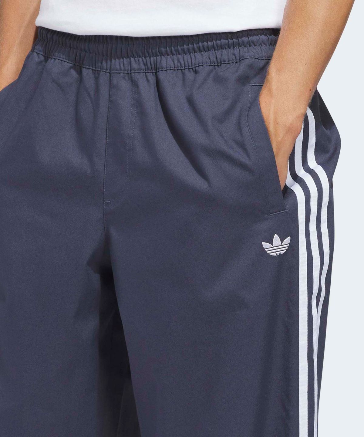 아디다스(ADIDAS) 스케이트보딩 우븐 슈퍼스타 트랙 팬츠 - 쉐도우네이비 / KS8224