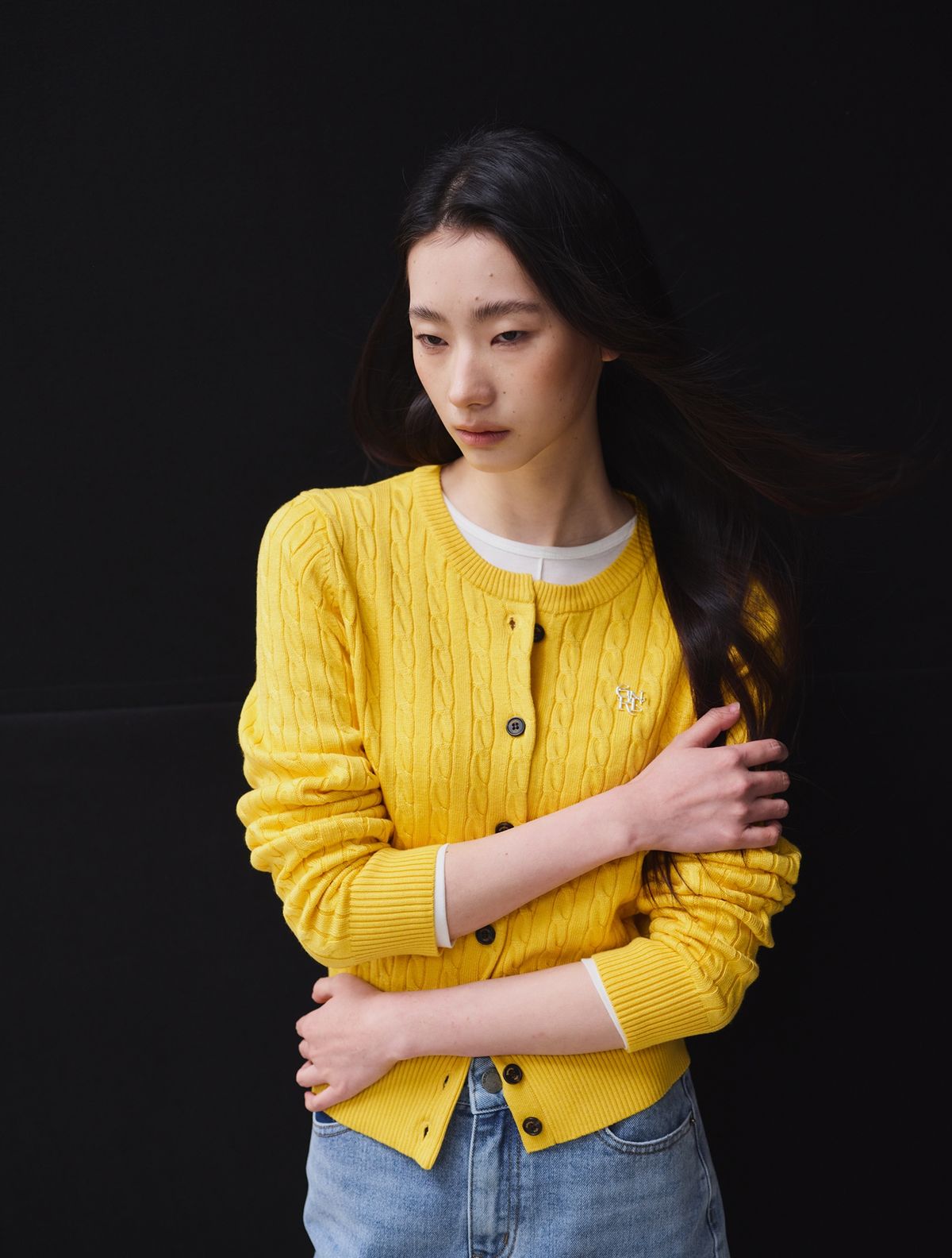 제너럴아이디어(GENERALIDEA) GNRL 시그니처 슈퍼파인 울 케이블 가디건 [YELLOW] / WBD3L04505