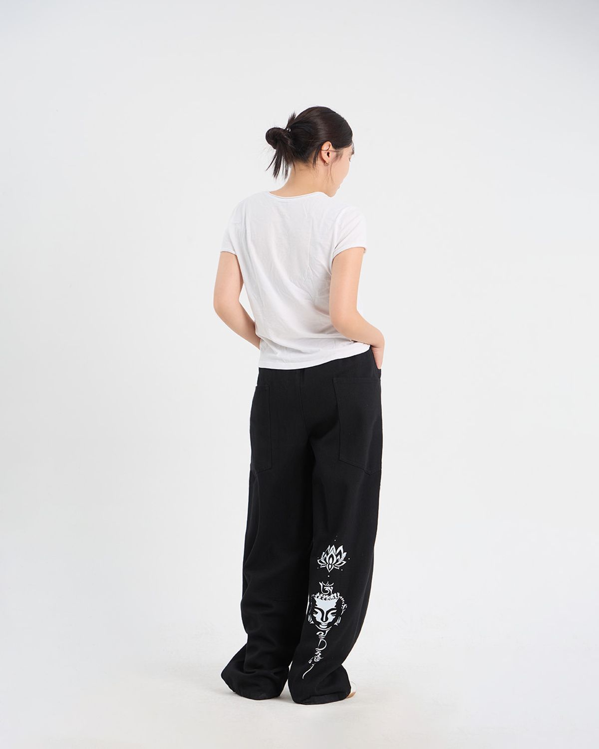 바반투(BHAVANTU) Om Lotus Oversized Pants (Black / Khaki)