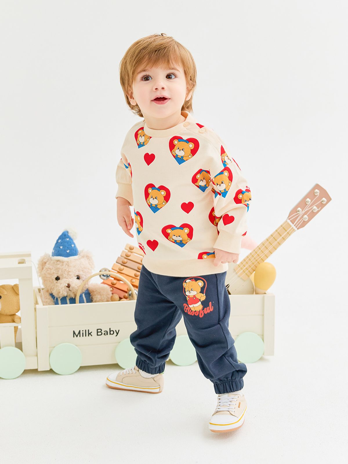밀크베이비(MILKBABY) 하트하트허그미맨투맨티셔츠