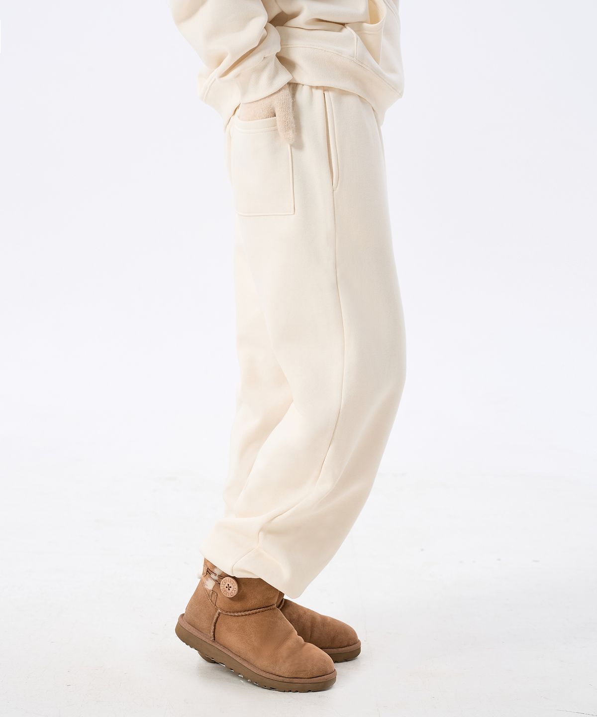 키쇼르(KISHOR) (기모) Puff Logo Pants Ivory