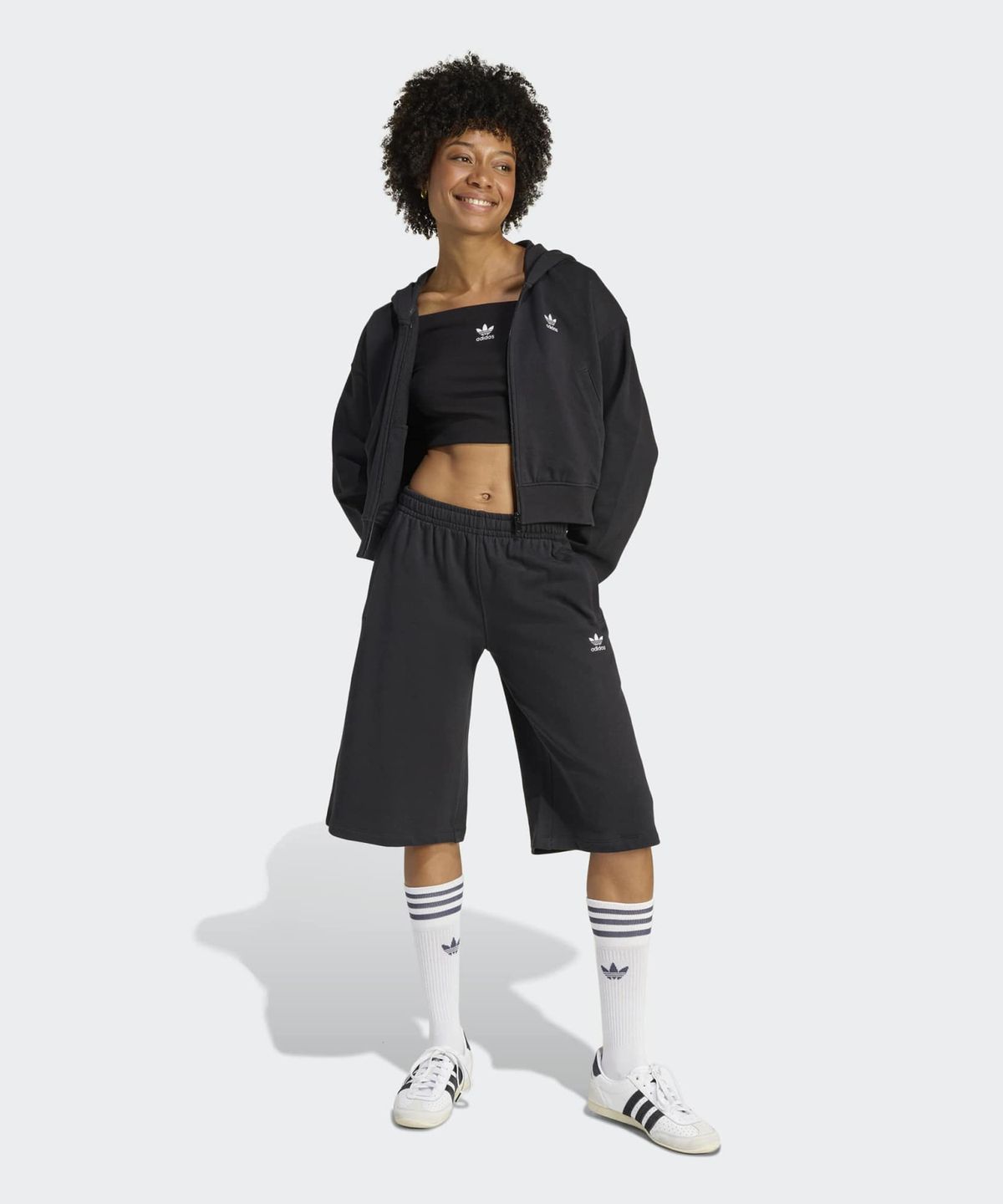 아디다스(ADIDAS) 에센셜 프렌치 테리 크롭 지퍼 후디 - 블랙 / KE3215