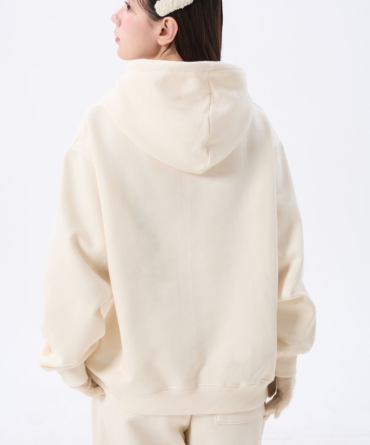 키쇼르(KISHOR) (기모) Puff Logo Hoodie Ivory
