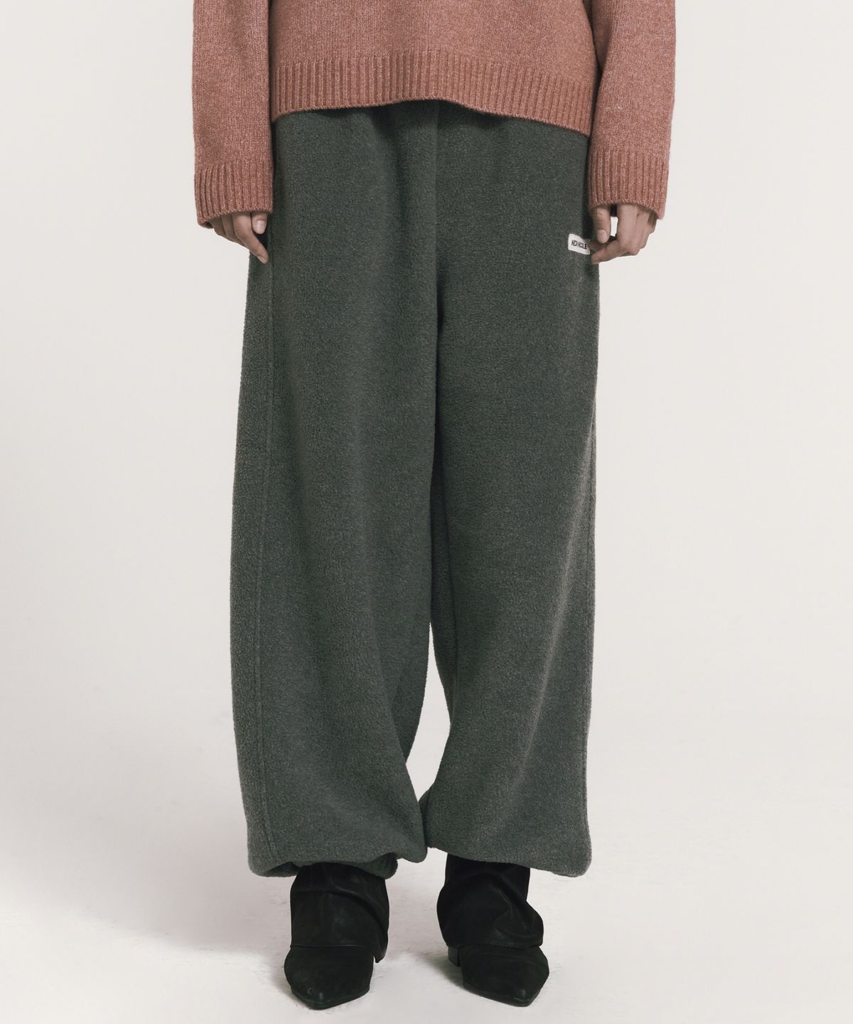 닉앤니콜(NICK&NICOLE) SOFT FLEECE BANDED JOGGER PANTS_CHARCOAL