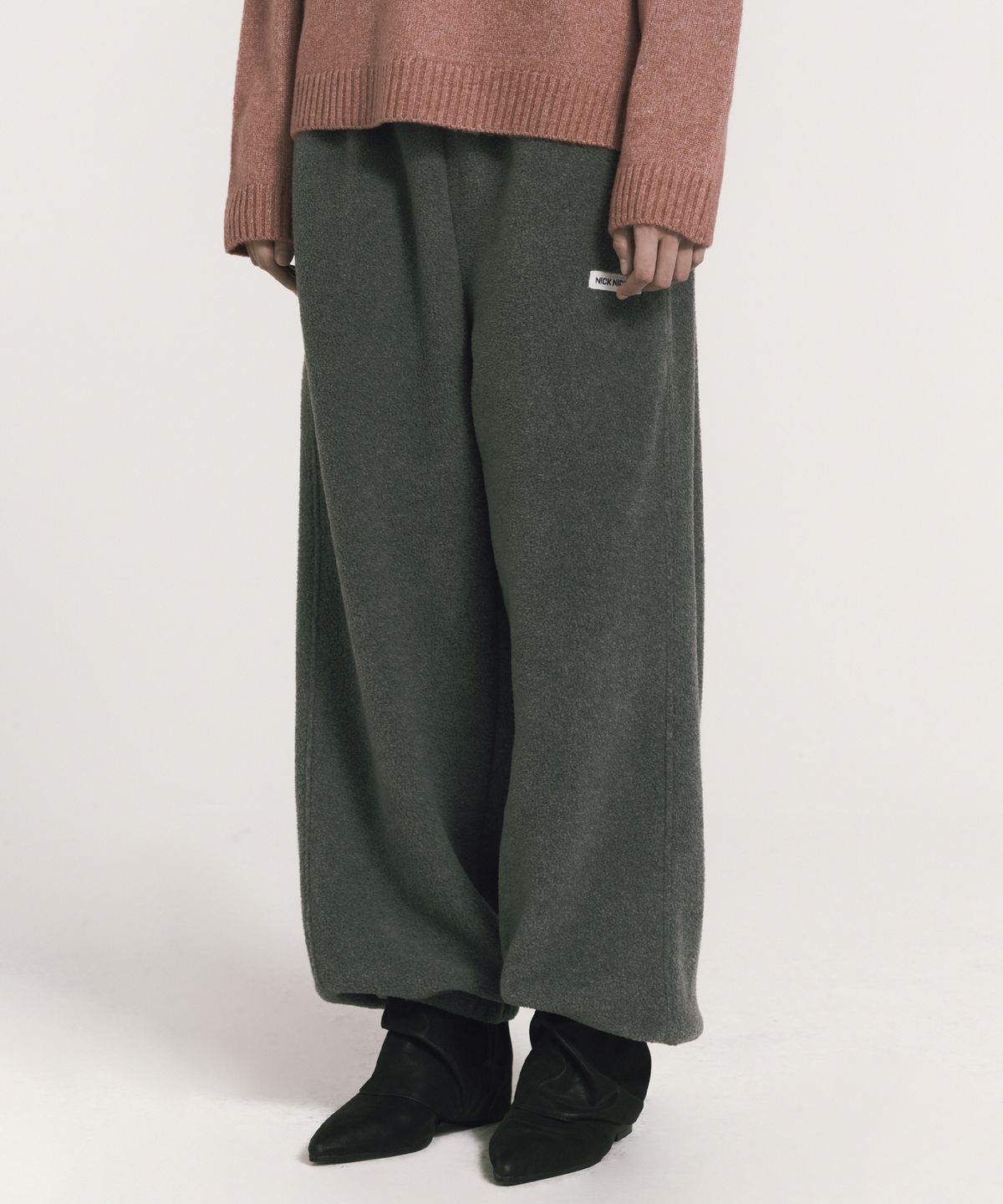 닉앤니콜(NICK&NICOLE) SOFT FLEECE BANDED JOGGER PANTS_CHARCOAL