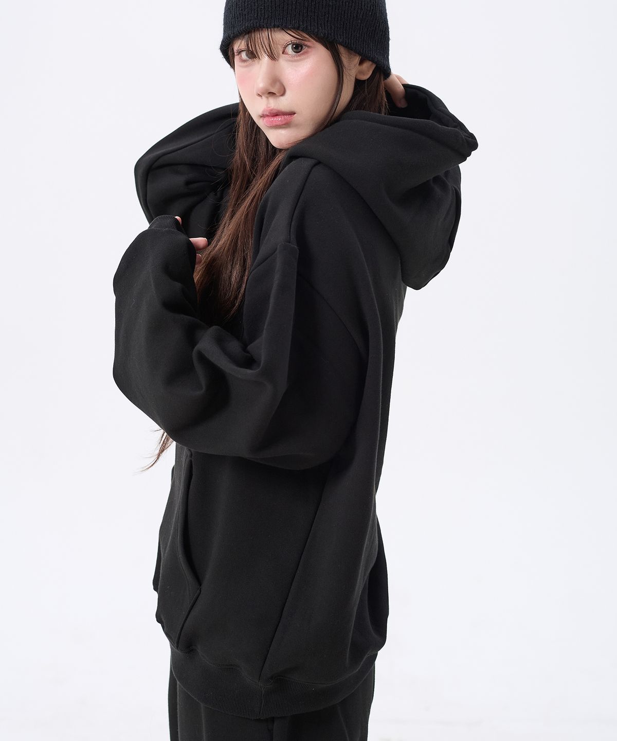키쇼르(KISHOR) (기모) Puff Logo Hoodie Black
