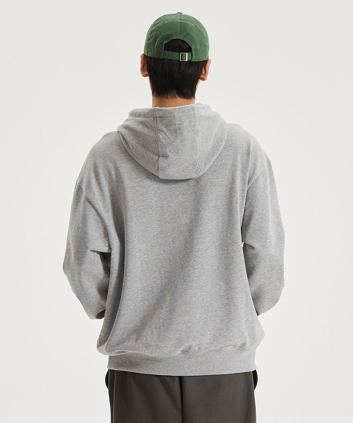 뉴발란스(NEW BALANCE) NBN0G11203 / UNI 에센셜 스몰로고 후드티 (GRAY)