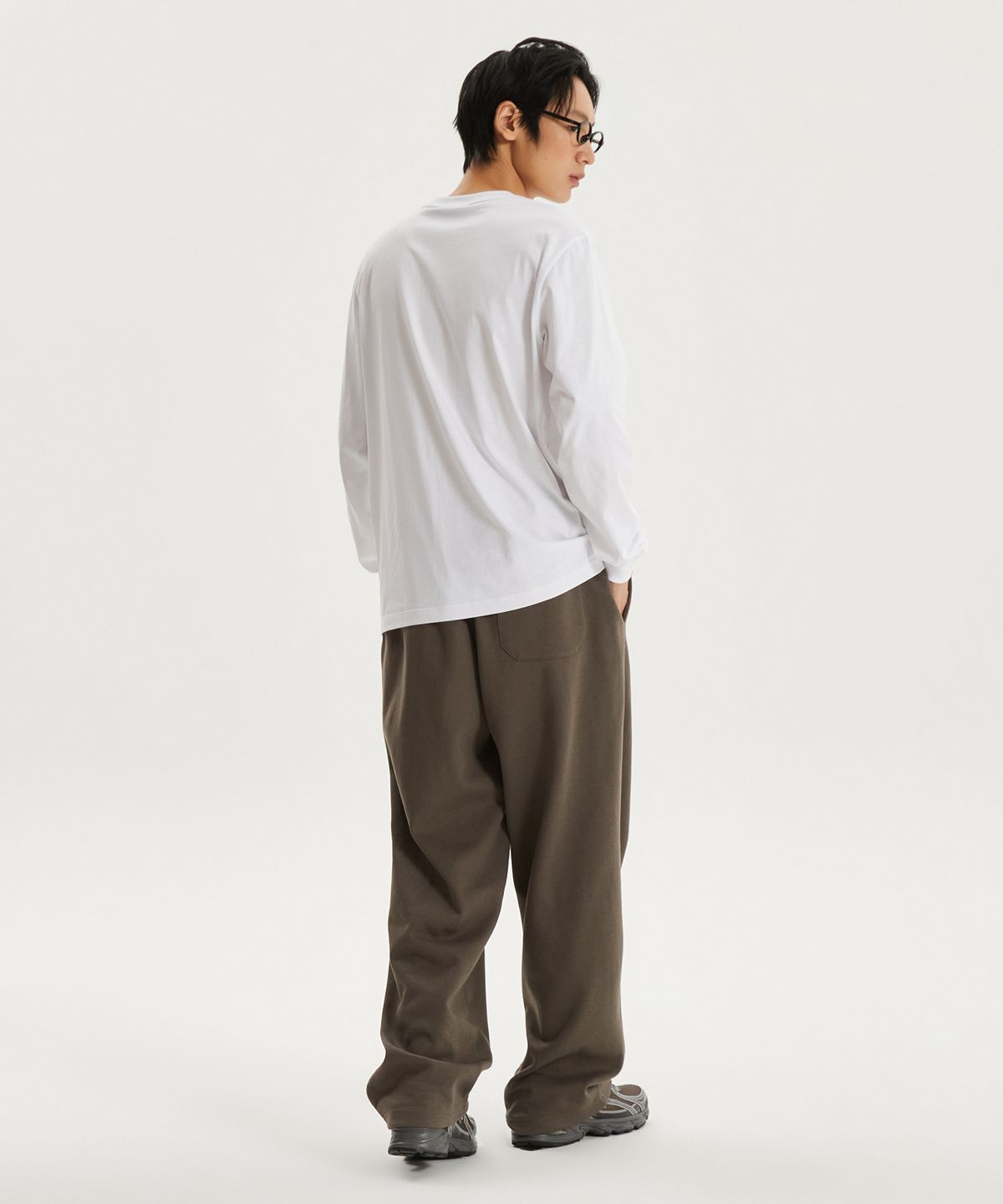 뉴발란스(NEW BALANCE) NBNDG21203 / UNI 에센셜 스몰로고 긴팔티 (WHITE)