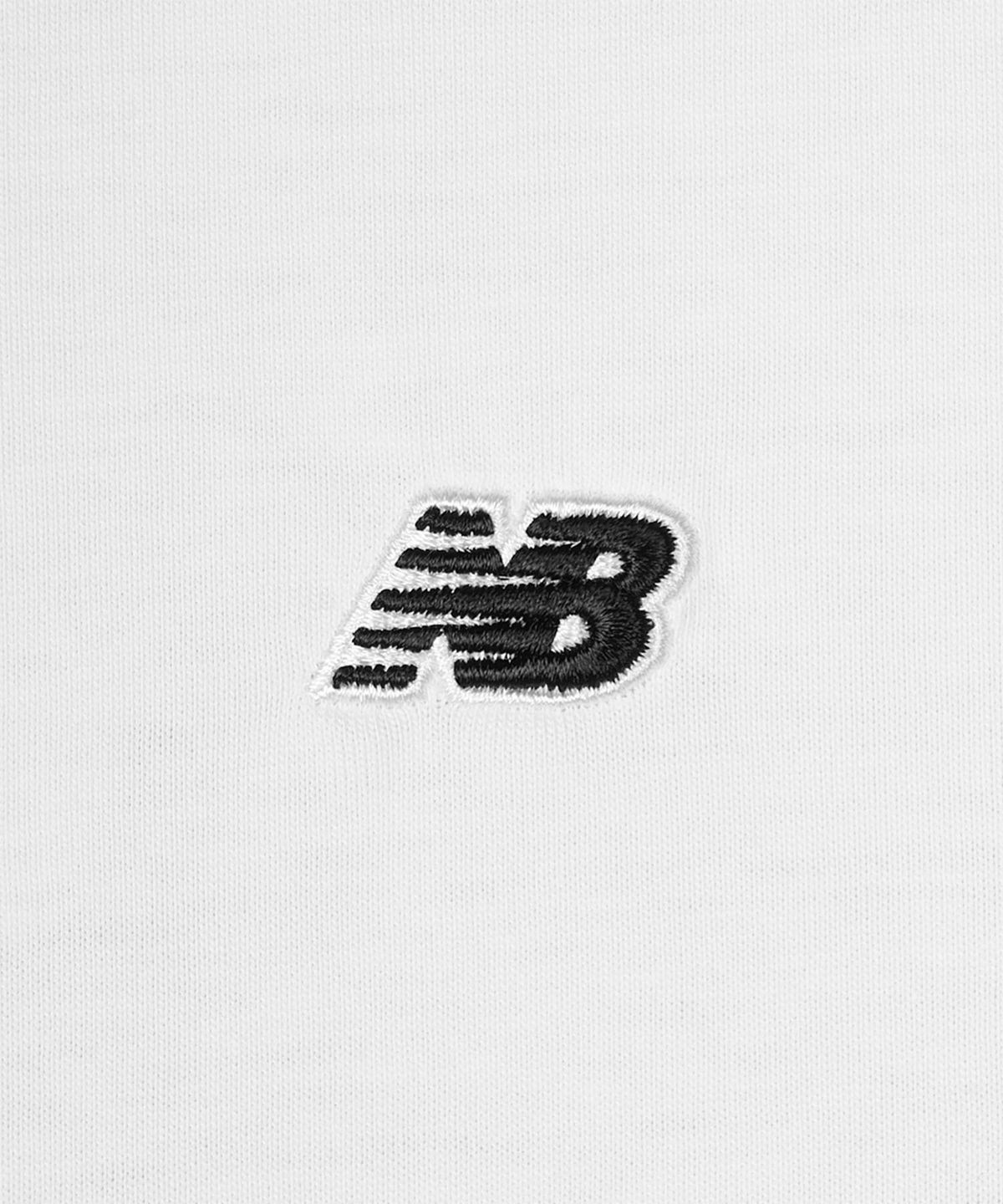 뉴발란스(NEW BALANCE) NBNDG21203 / UNI 에센셜 스몰로고 긴팔티 (WHITE)