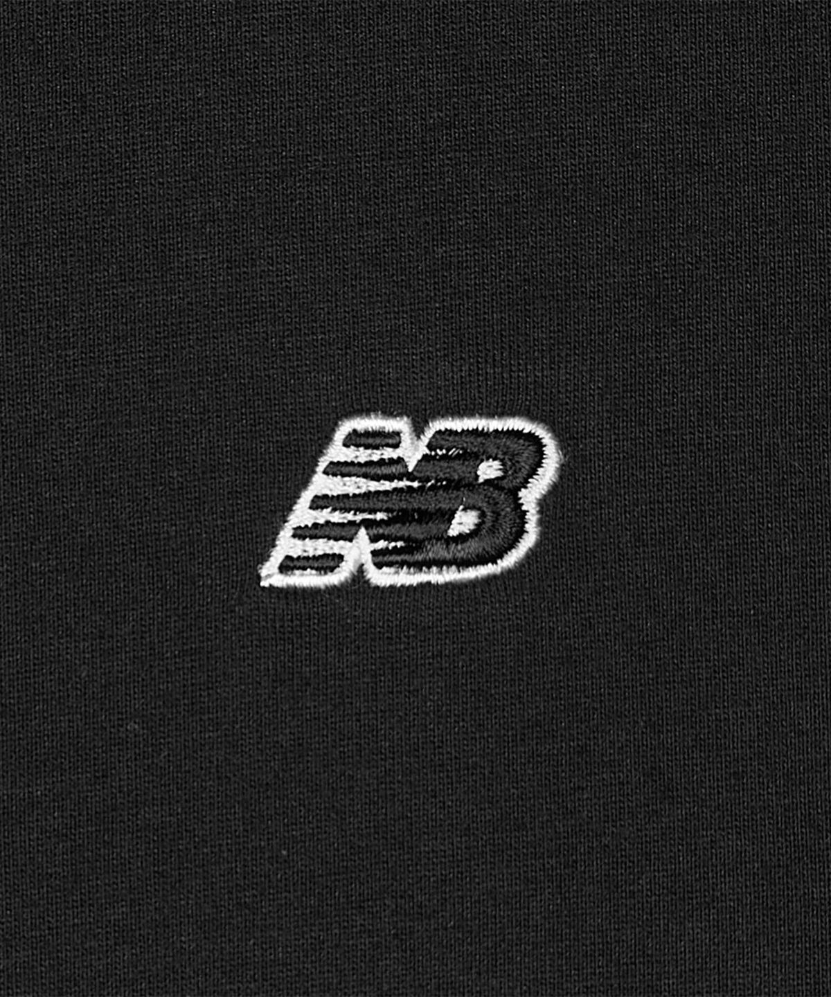 뉴발란스(NEW BALANCE) NBNDG21203 / UNI 에센셜 스몰로고 긴팔티 (BLACK)