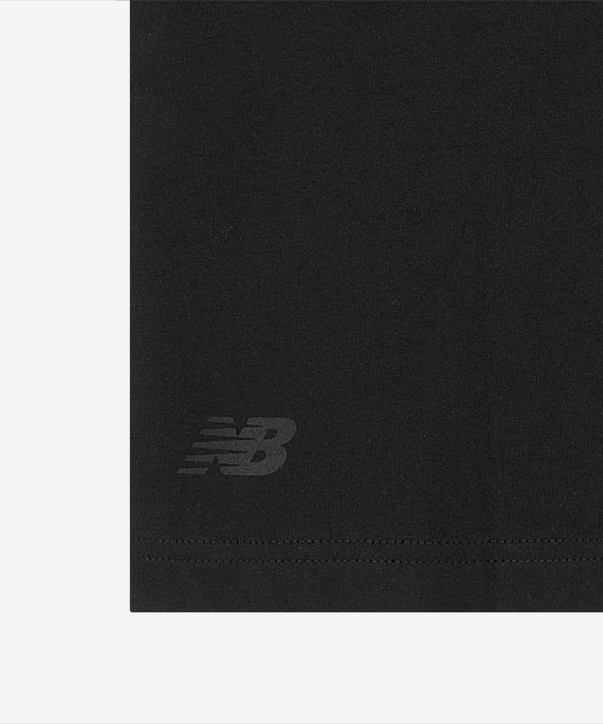 뉴발란스(NEW BALANCE) NBNDG21203 / UNI 에센셜 스몰로고 긴팔티 (BLACK)