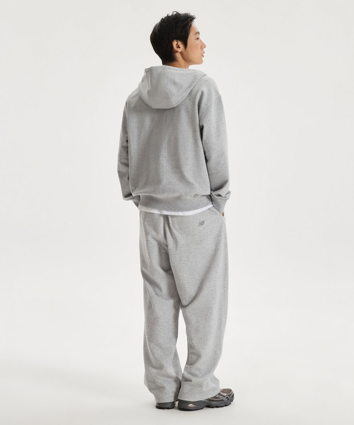 뉴발란스(NEW BALANCE) NBMDG11203 / UNI 에센셜 스몰로고 후드집업 (GRAY)