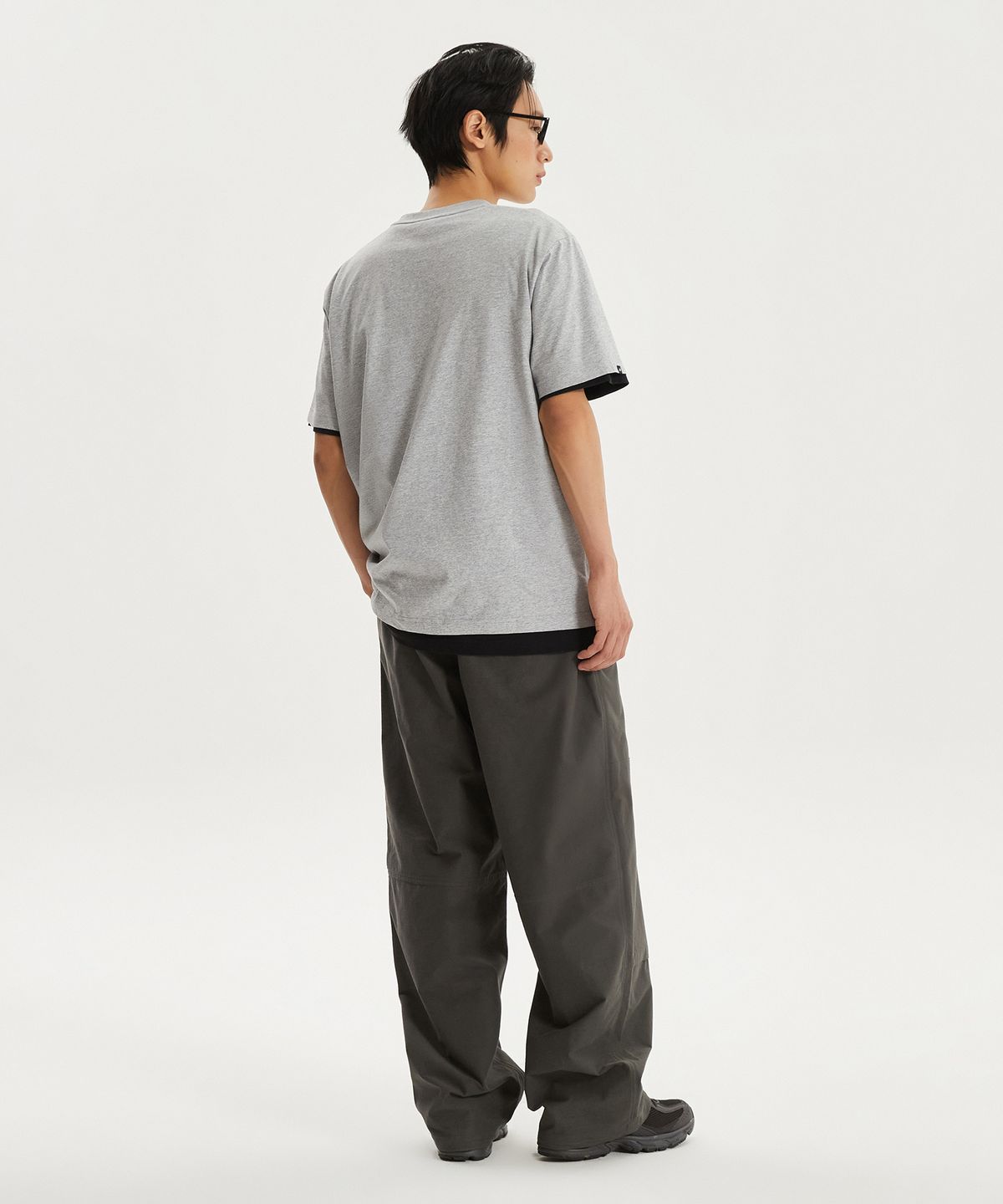 뉴발란스(NEW BALANCE) NBNEG21203 / UNI 에센셜 스몰로고 반팔티 (GRAY)