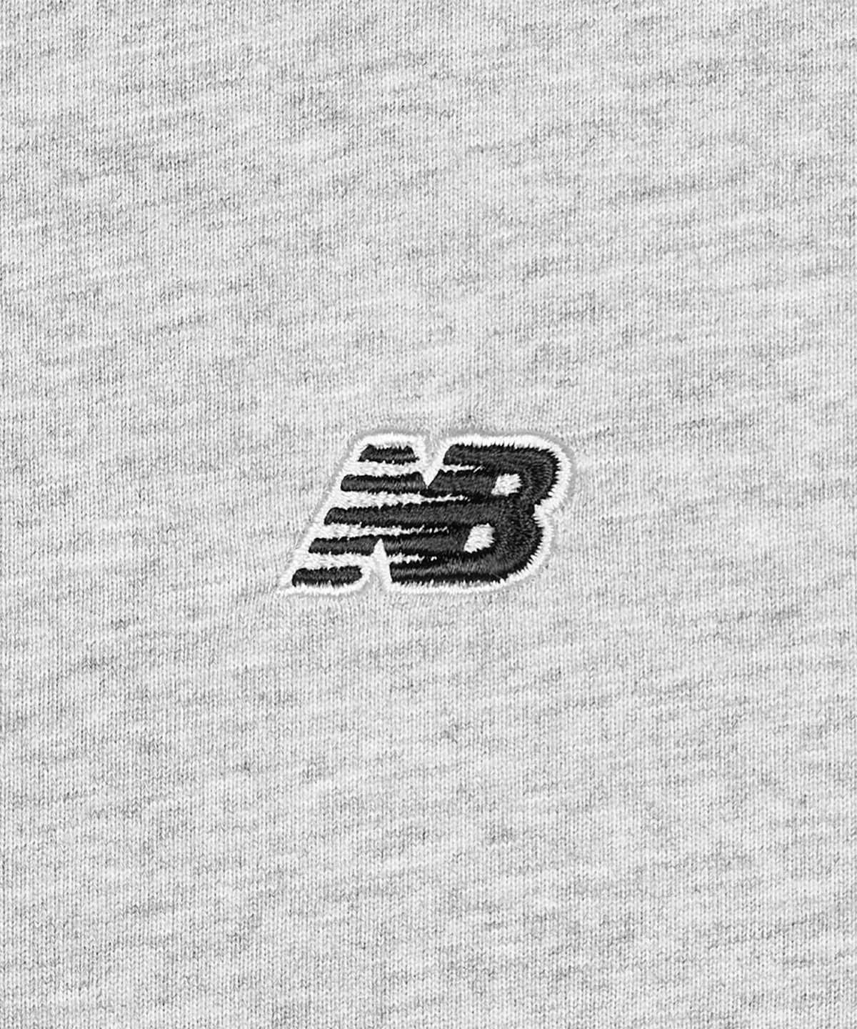 뉴발란스(NEW BALANCE) NBNEG21203 / UNI 에센셜 스몰로고 반팔티 (GRAY)