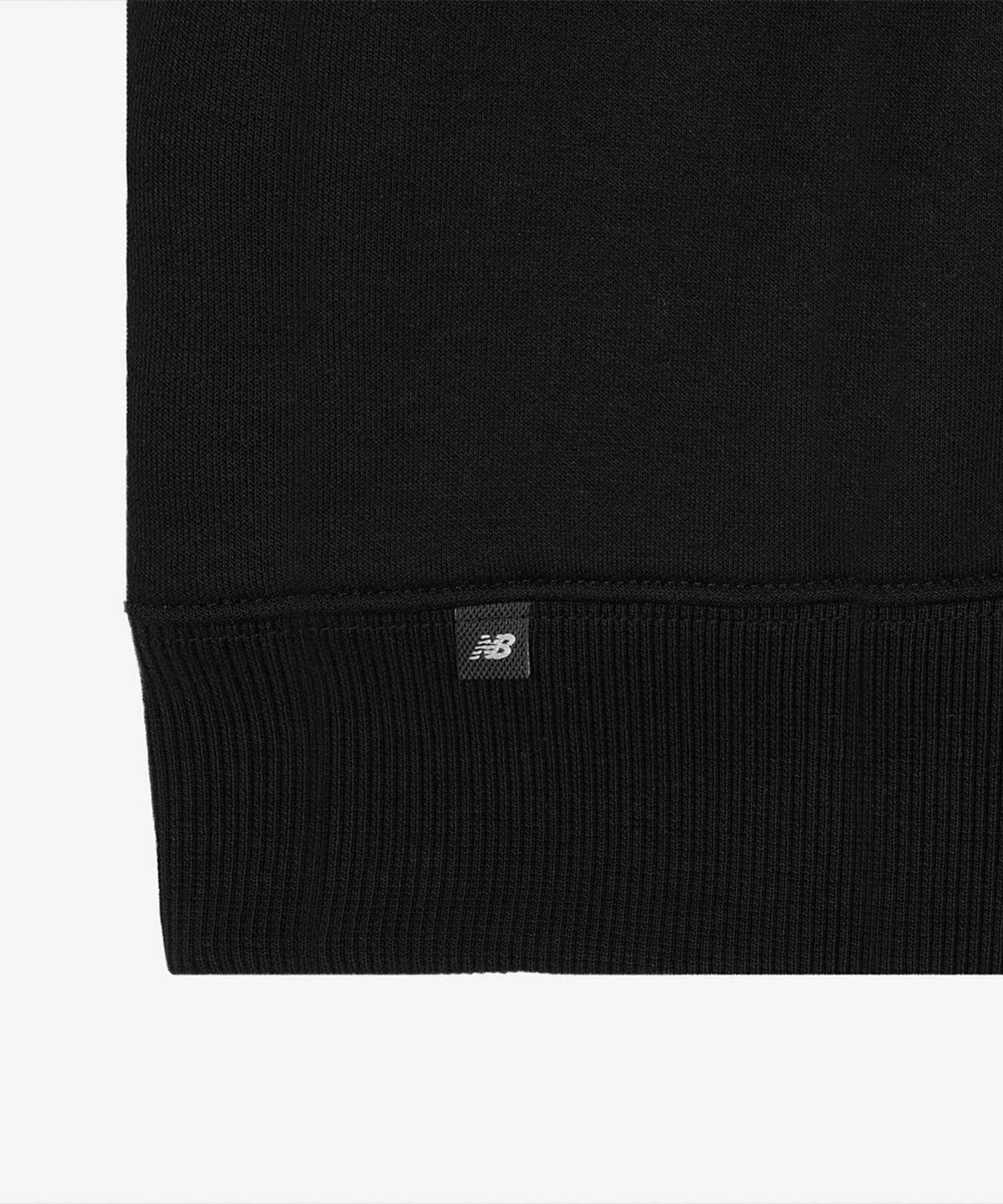 뉴발란스(NEW BALANCE) NBNCG11203 / UNI 에센셜 스몰로고 맨투맨 (BLACK)