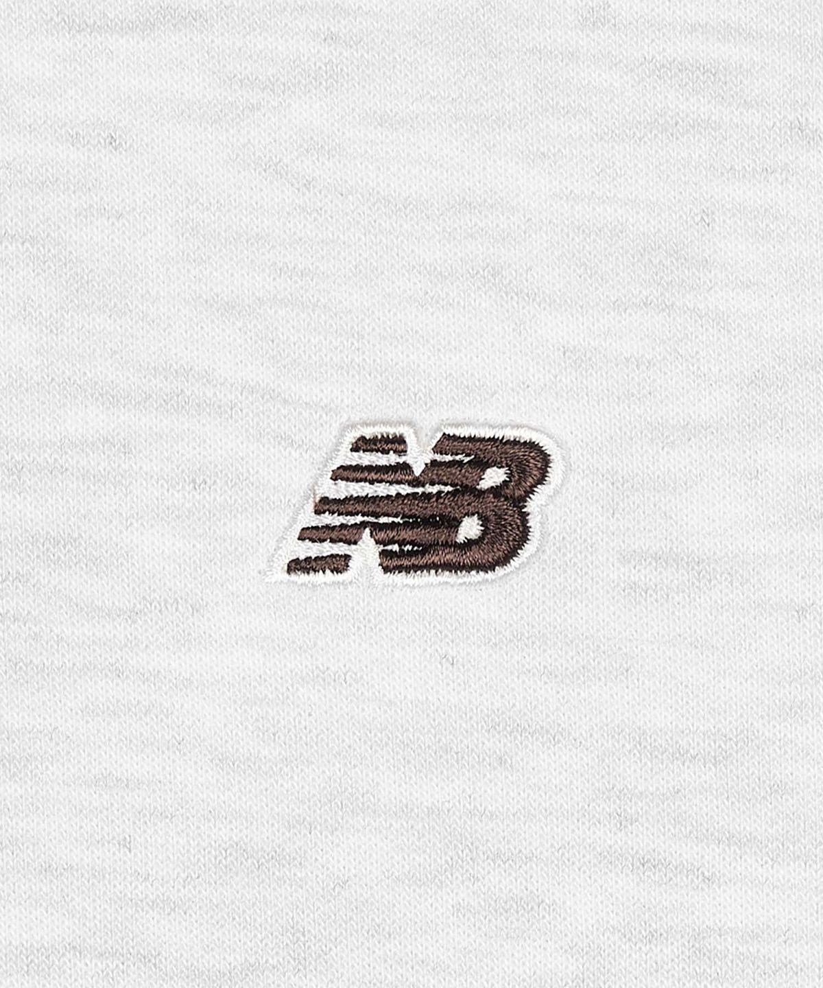 뉴발란스(NEW BALANCE) NBNCG11203 / UNI 에센셜 스몰로고 맨투맨 (LIGHT GRAY)