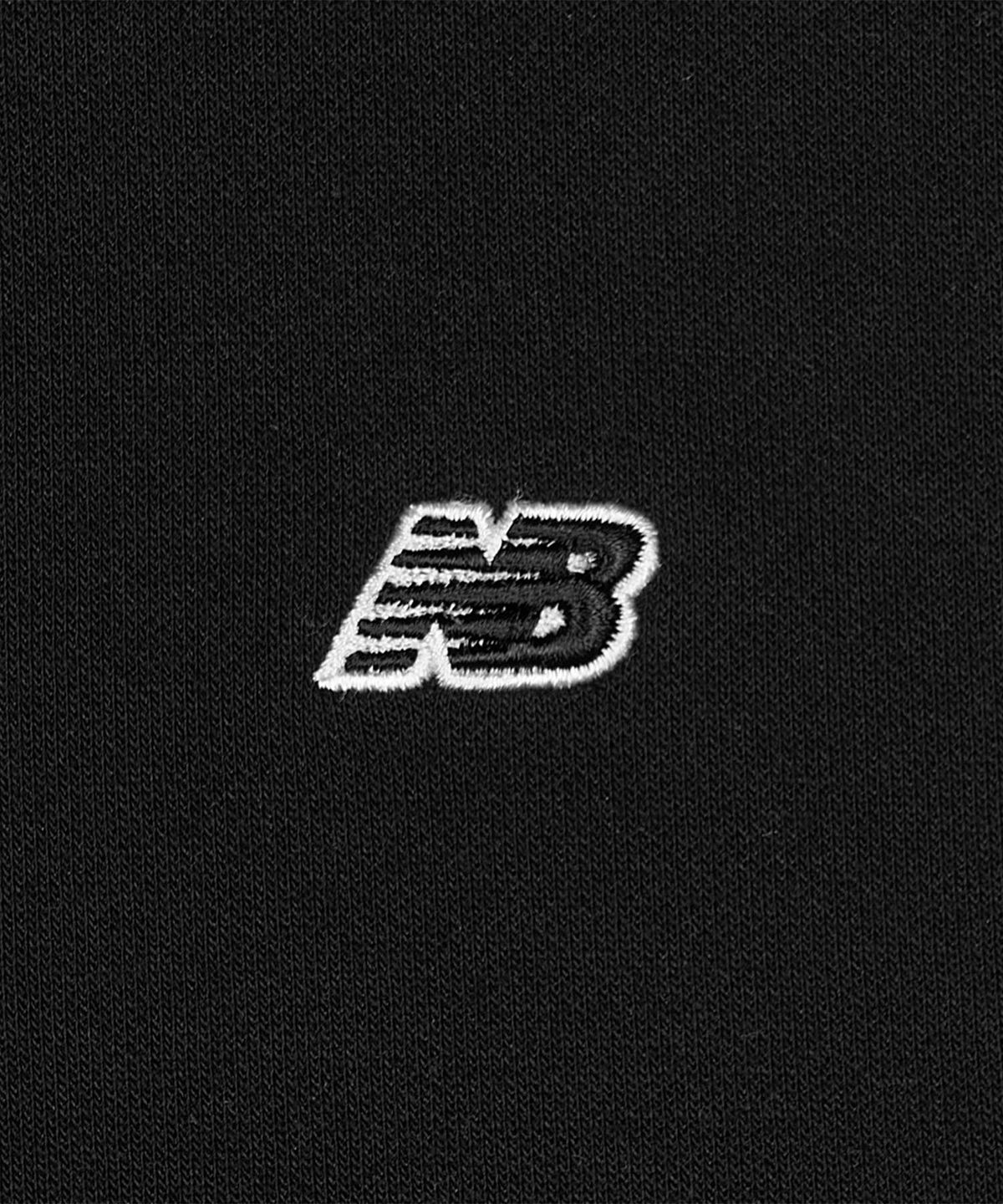 뉴발란스(NEW BALANCE) NBNCG11213 / UNI 에센셜 스몰로고 반집업 맨투맨 (BLACK)