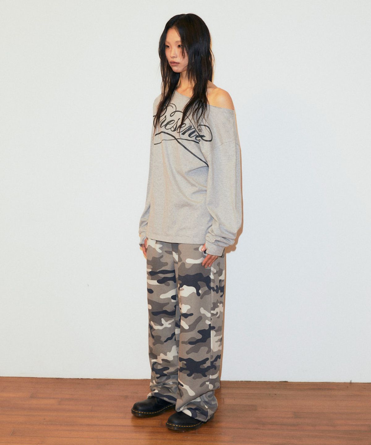 마하그리드(MAHAGRID) PRESENT ONE SHOULDER LS TEE GREY(MG2FFFT577A)