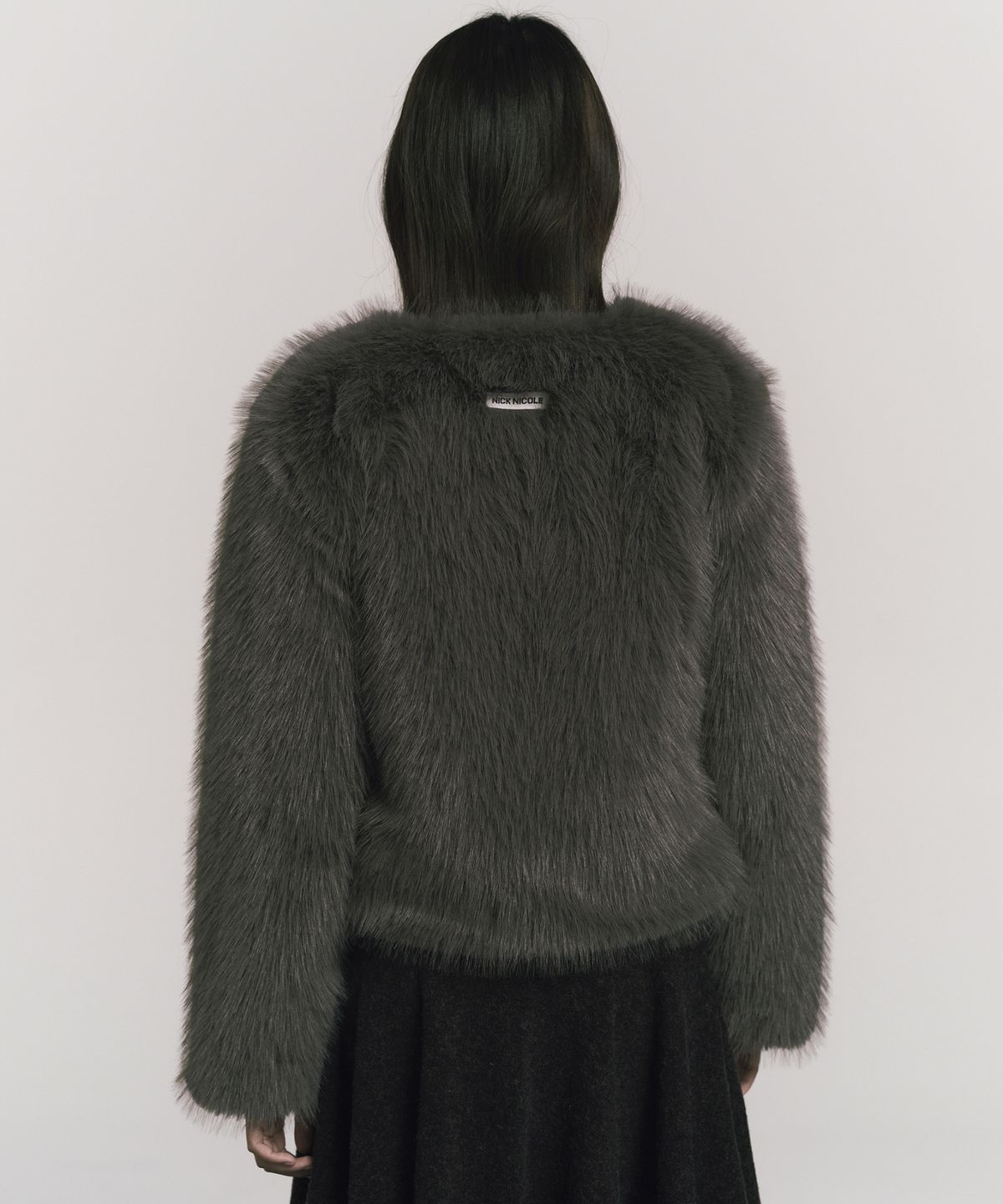 닉앤니콜(NICK&NICOLE) SOFT FUR CROPPED JACKET_CHARCOAL