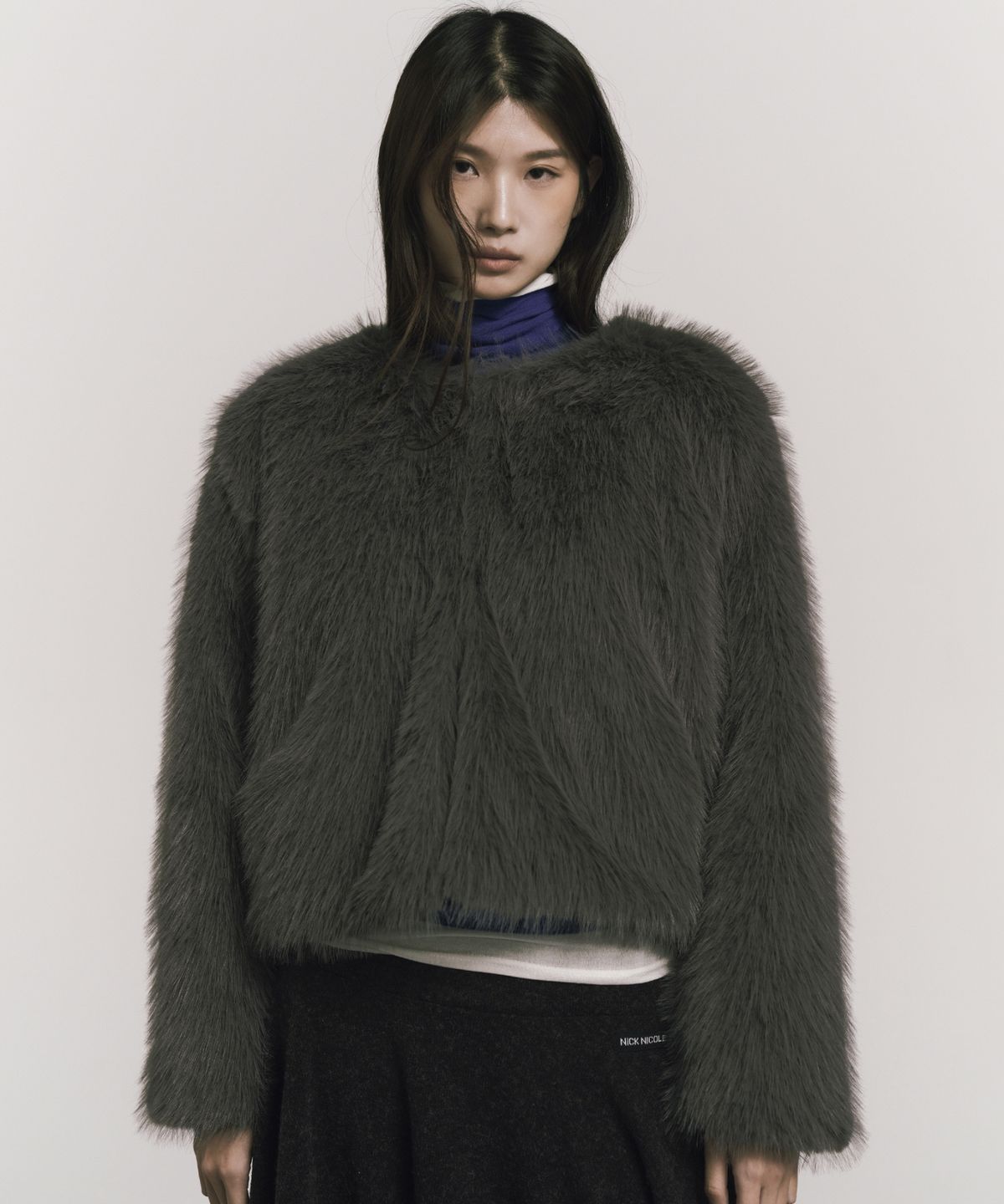 닉앤니콜(NICK&NICOLE) SOFT FUR CROPPED JACKET_CHARCOAL