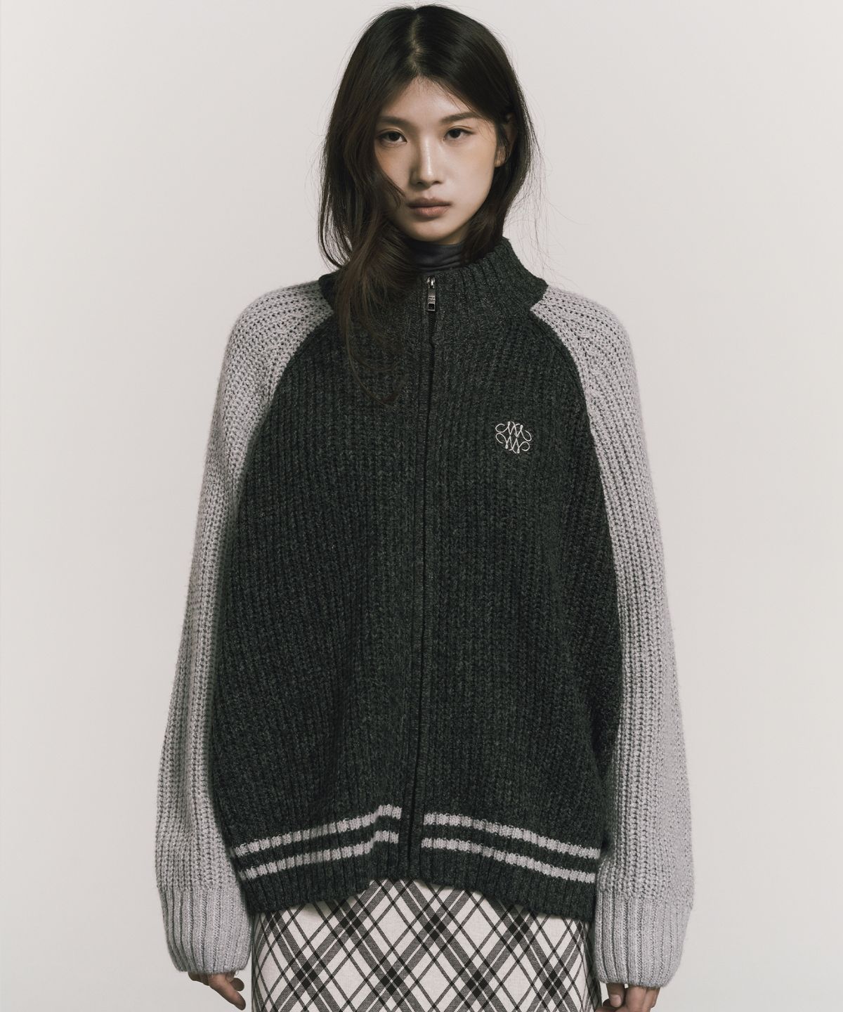 닉앤니콜(NICK&NICOLE) RAGLAN RIB HALF ZIP KNIT CARDIGAN_CHARCOAL