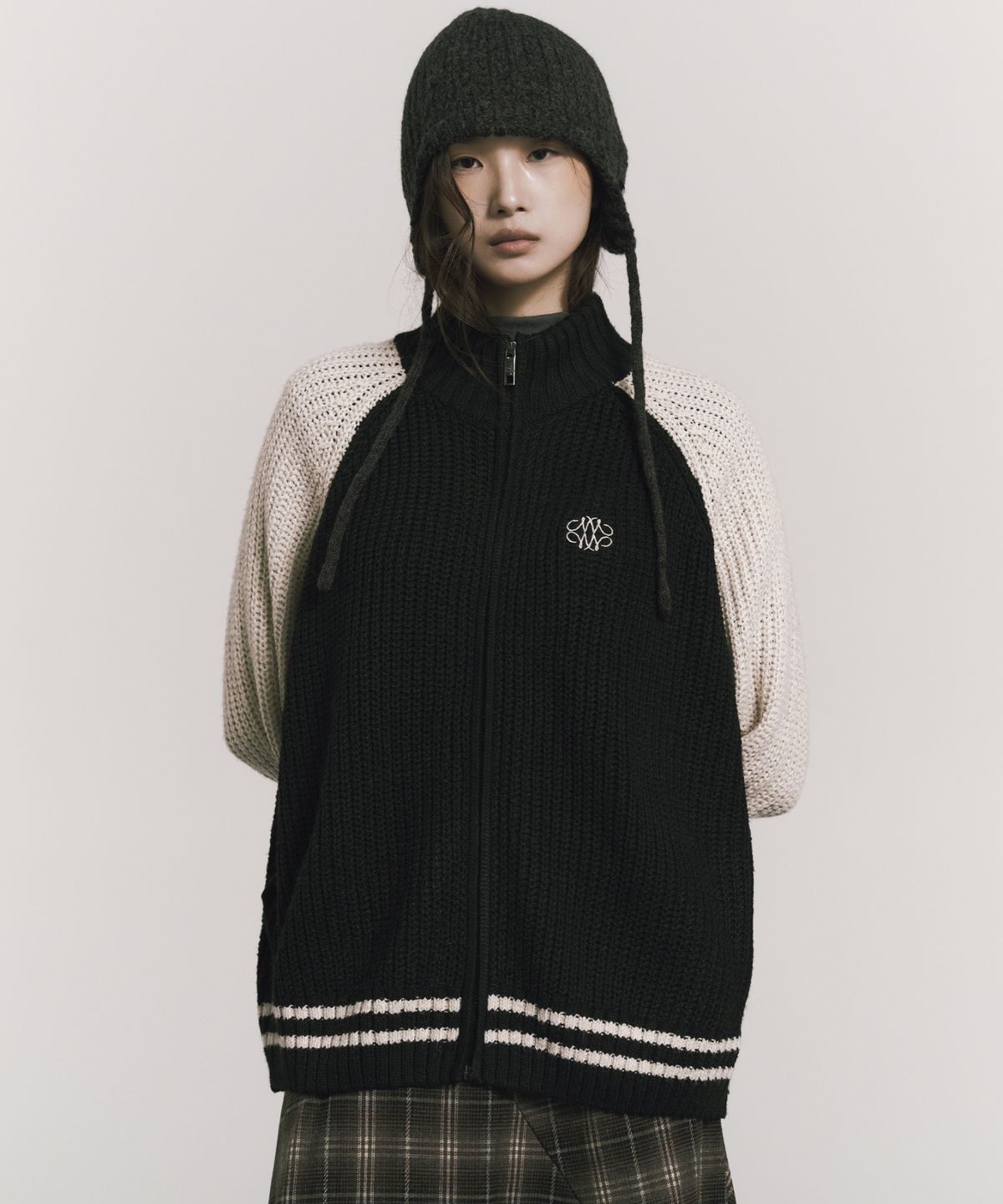 닉앤니콜(NICK&NICOLE) RAGLAN RIB HALF ZIP KNIT CARDIGAN_BLACK