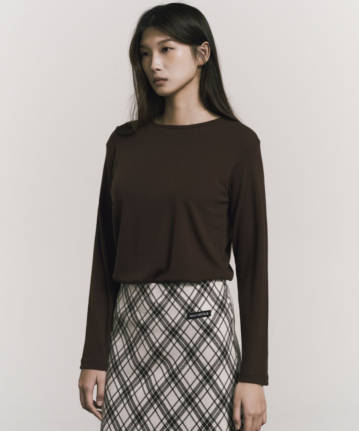 닉앤니콜(NICK&NICOLE) [ESSENTIAL] ESSENTIAL ROUND TOP_BROWN